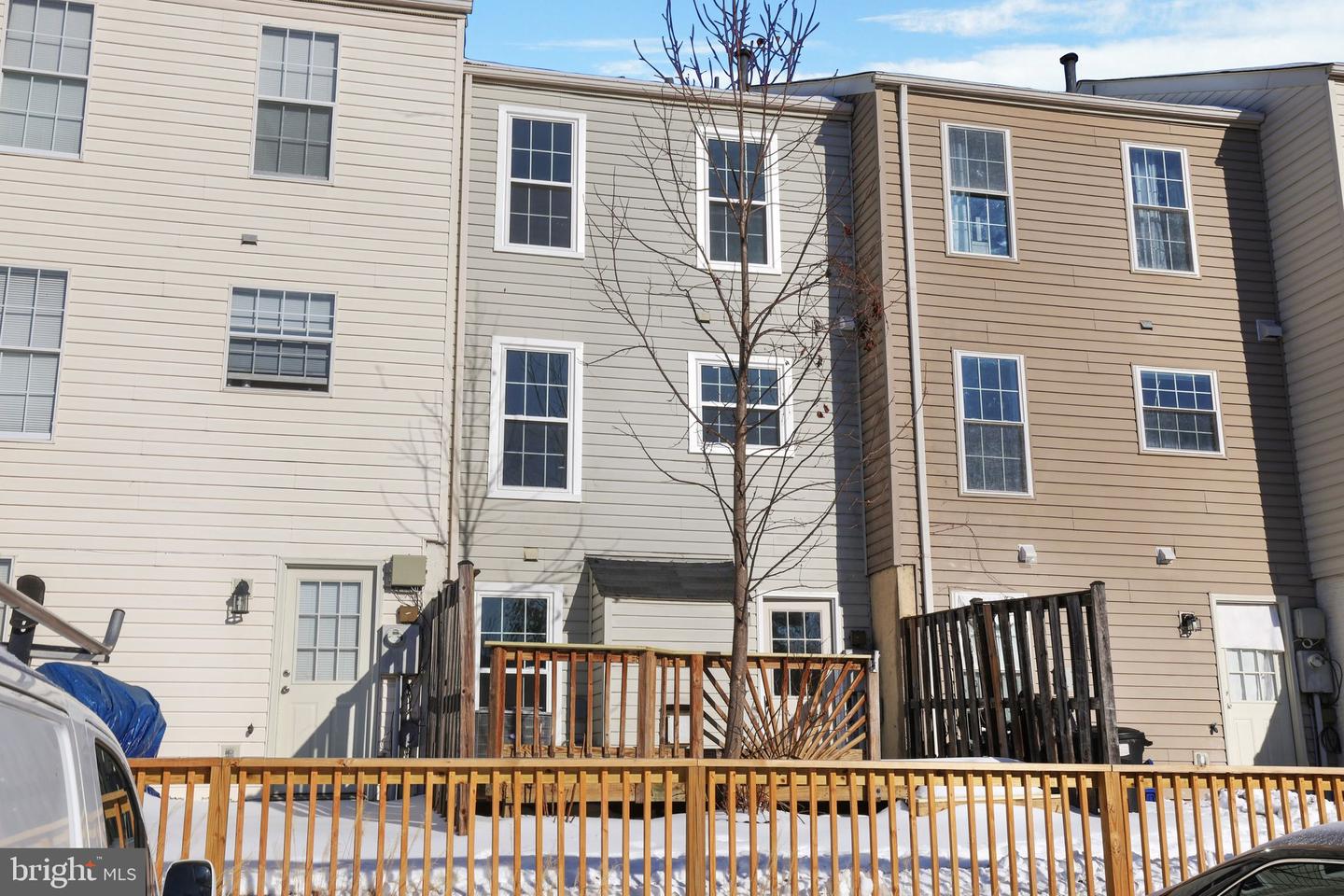 1742 TIGER LILY CIR, WOODBRIDGE, Virginia 22192, 2 Bedrooms Bedrooms, 5 Rooms Rooms,2 BathroomsBathrooms,Residential,For sale,1742 TIGER LILY CIR,VAPW2110980 MLS # VAPW2110980