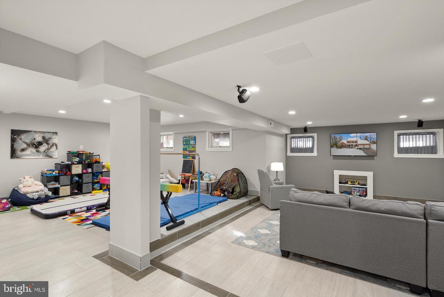 1134 ROUND PEBBLE LN, RESTON, Virginia 20194, 4 Bedrooms Bedrooms, ,4 BathroomsBathrooms,Residential,For sale,1134 ROUND PEBBLE LN,VAFX2286916 MLS # VAFX2286916