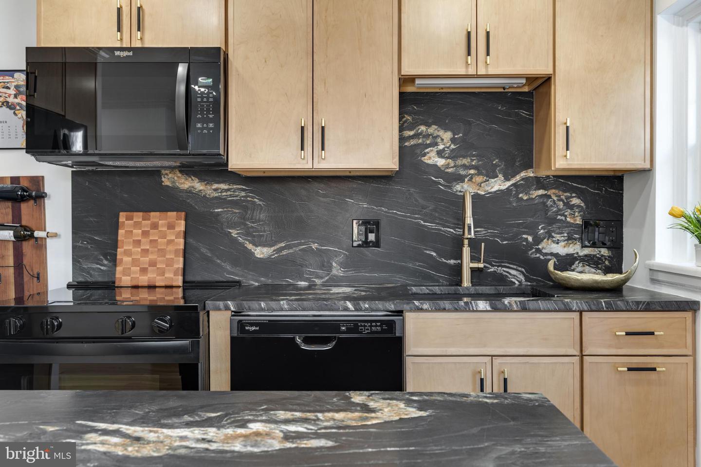 2935 S COLUMBUS ST, ARLINGTON, Virginia 22206, 3 Bedrooms Bedrooms, ,3 BathroomsBathrooms,Residential,For sale,2935 S COLUMBUS ST,VAAR2067982 MLS # VAAR2067982