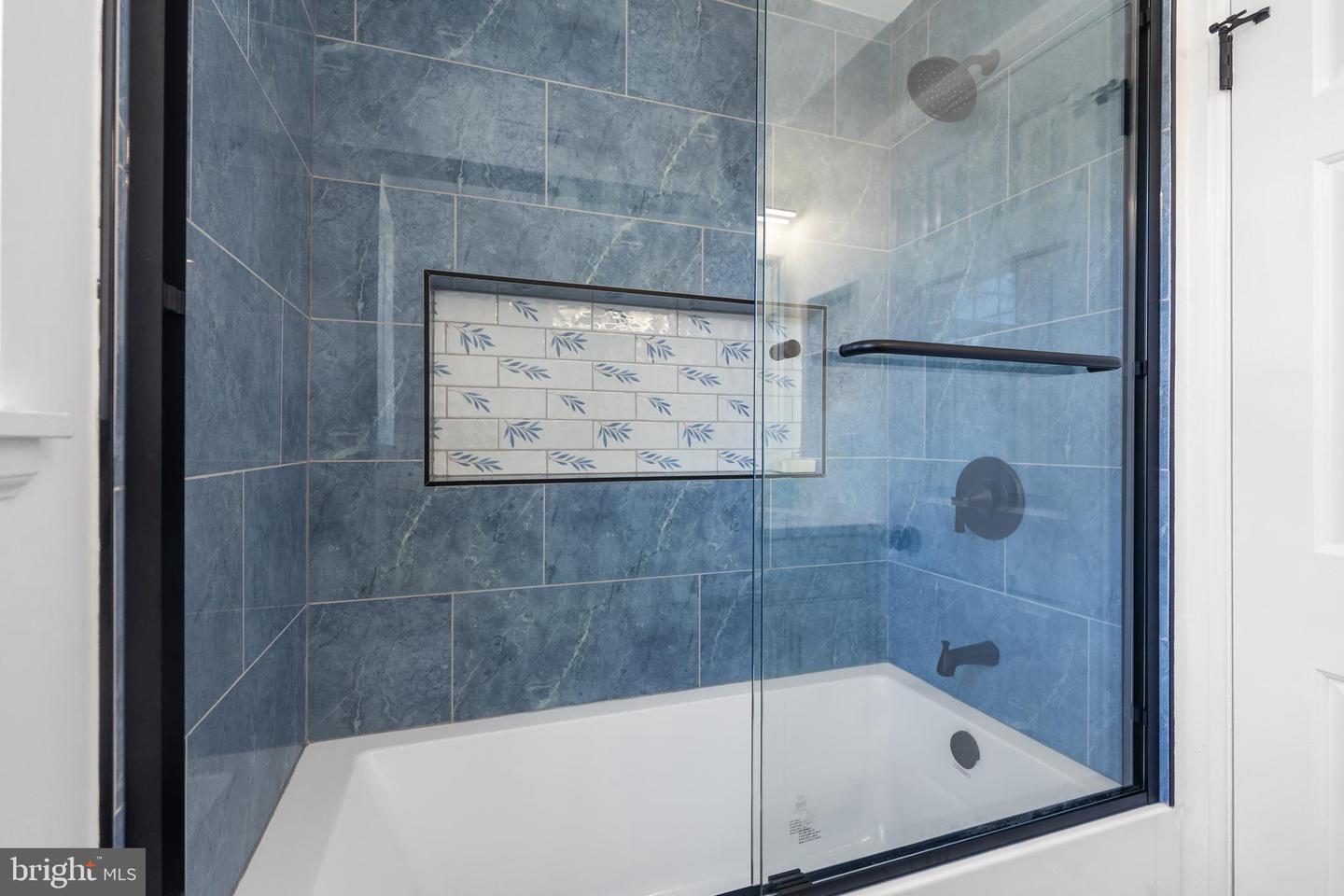 2935 S COLUMBUS ST, ARLINGTON, Virginia 22206, 3 Bedrooms Bedrooms, ,3 BathroomsBathrooms,Residential,For sale,2935 S COLUMBUS ST,VAAR2067982 MLS # VAAR2067982