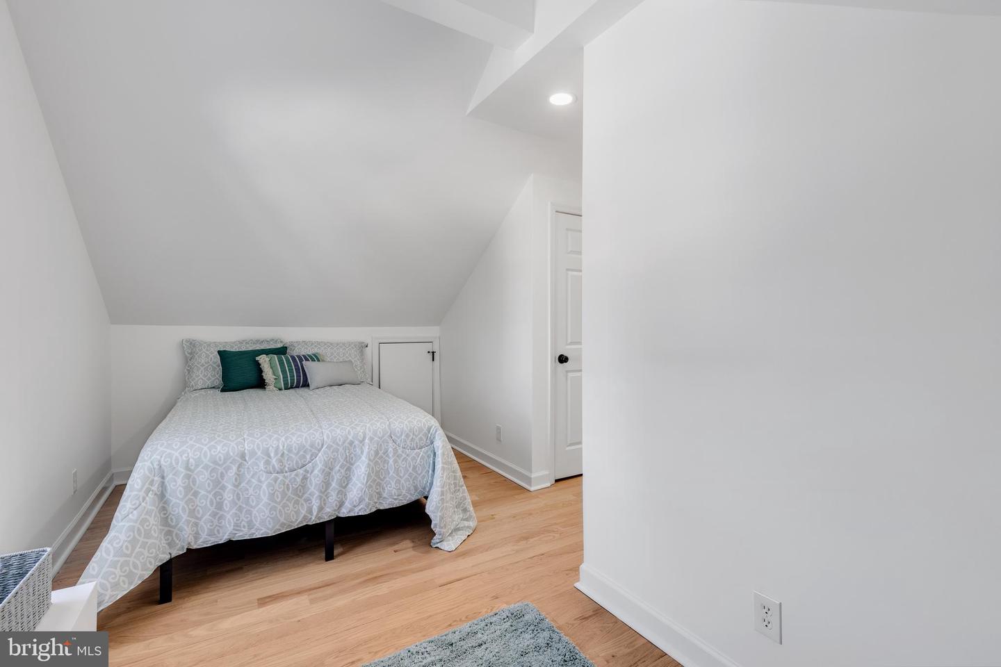 2935 S COLUMBUS ST, ARLINGTON, Virginia 22206, 3 Bedrooms Bedrooms, ,3 BathroomsBathrooms,Residential,For sale,2935 S COLUMBUS ST,VAAR2067982 MLS # VAAR2067982