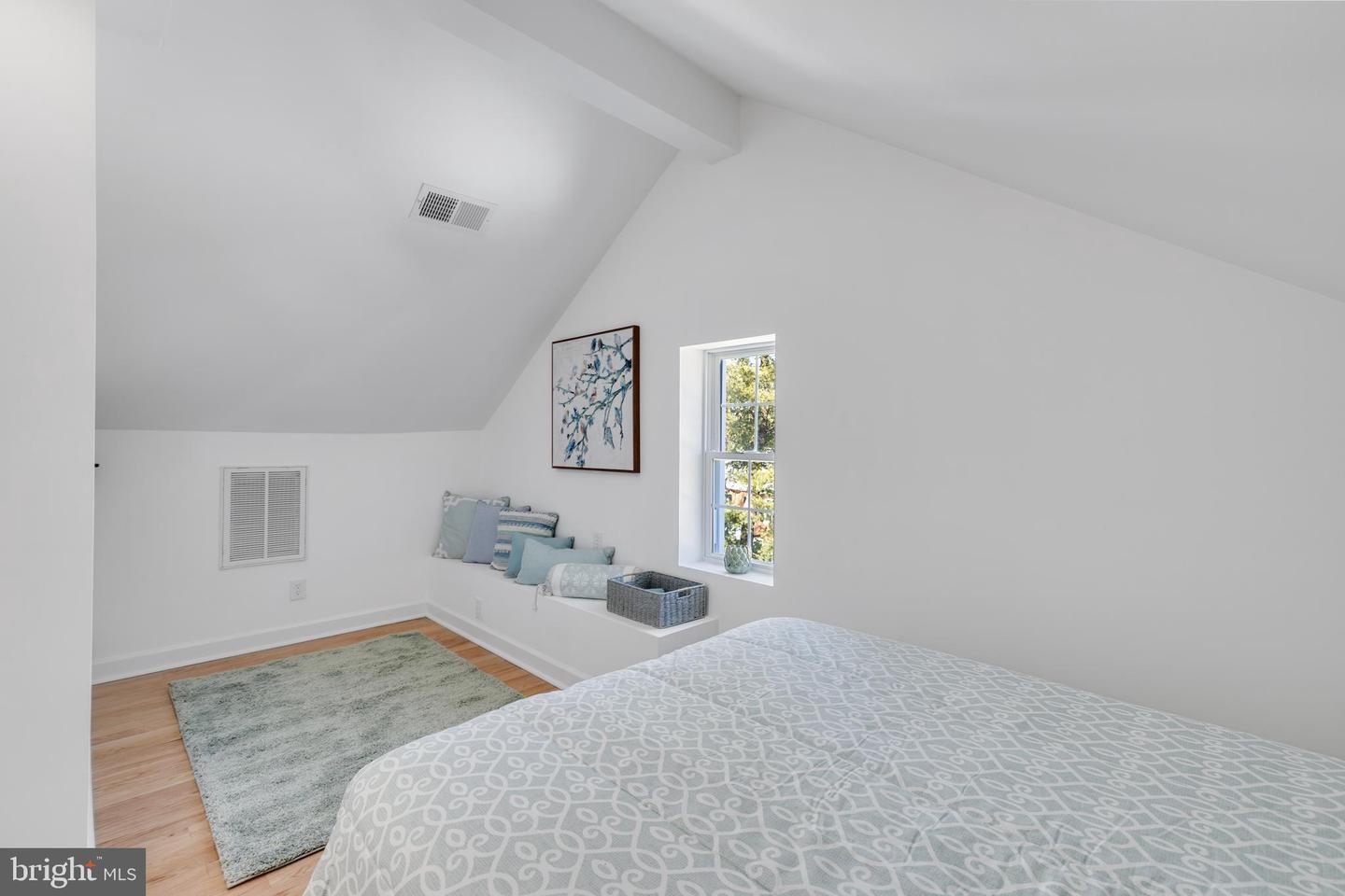 2935 S COLUMBUS ST, ARLINGTON, Virginia 22206, 3 Bedrooms Bedrooms, ,3 BathroomsBathrooms,Residential,For sale,2935 S COLUMBUS ST,VAAR2067982 MLS # VAAR2067982