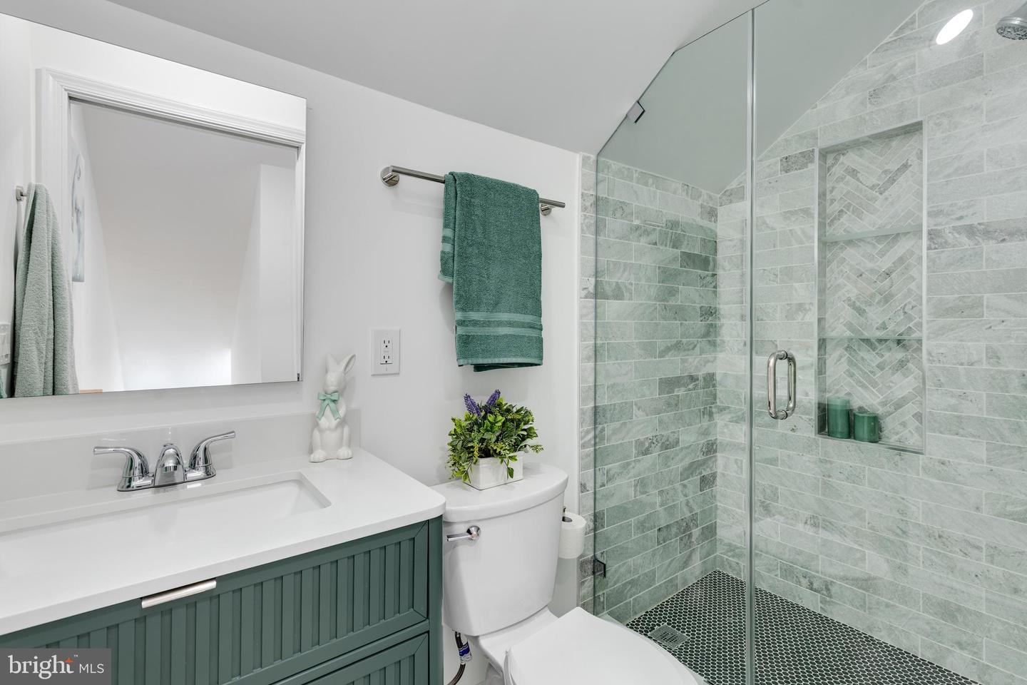 2935 S COLUMBUS ST, ARLINGTON, Virginia 22206, 3 Bedrooms Bedrooms, ,3 BathroomsBathrooms,Residential,For sale,2935 S COLUMBUS ST,VAAR2067982 MLS # VAAR2067982