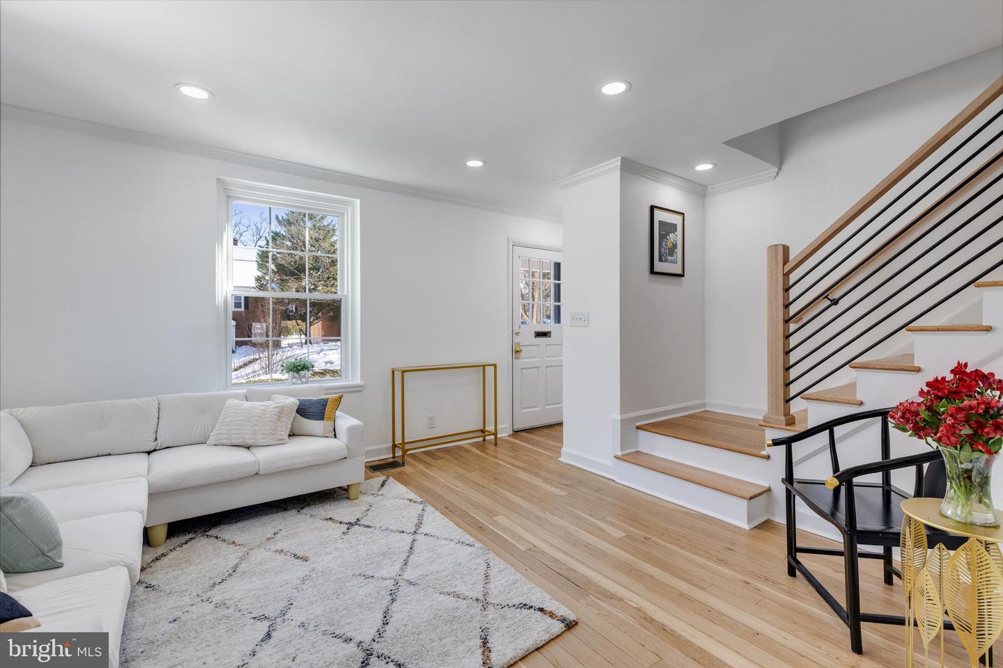 2935 S COLUMBUS ST, ARLINGTON, Virginia 22206, 3 Bedrooms Bedrooms, ,3 BathroomsBathrooms,Residential,For sale,2935 S COLUMBUS ST,VAAR2067982 MLS # VAAR2067982