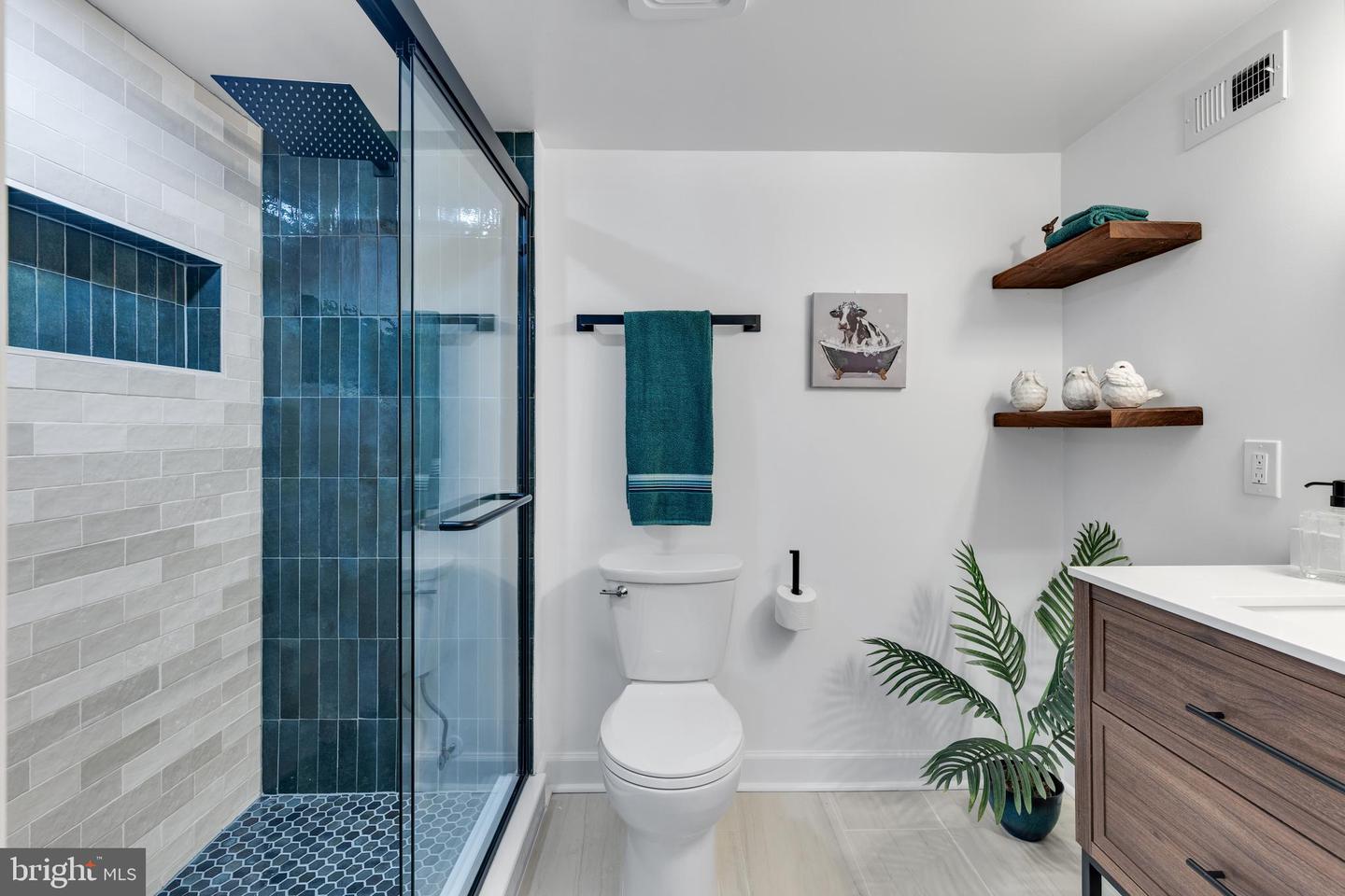 2935 S COLUMBUS ST, ARLINGTON, Virginia 22206, 3 Bedrooms Bedrooms, ,3 BathroomsBathrooms,Residential,For sale,2935 S COLUMBUS ST,VAAR2067982 MLS # VAAR2067982