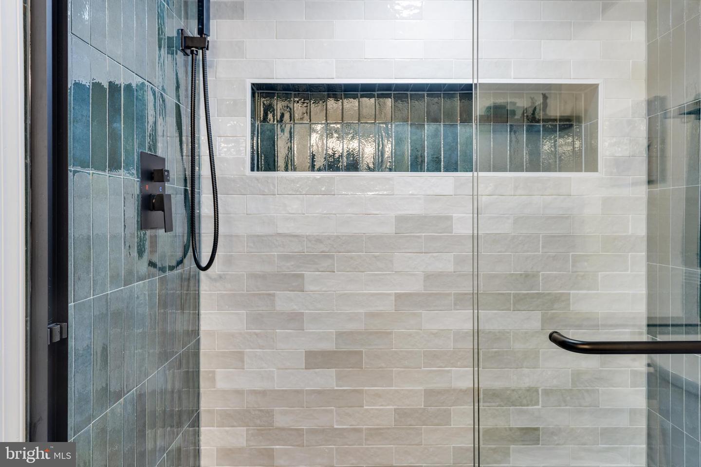 2935 S COLUMBUS ST, ARLINGTON, Virginia 22206, 3 Bedrooms Bedrooms, ,3 BathroomsBathrooms,Residential,For sale,2935 S COLUMBUS ST,VAAR2067982 MLS # VAAR2067982