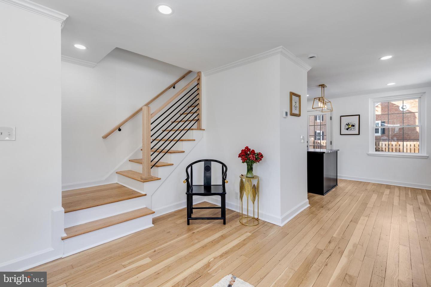 2935 S COLUMBUS ST, ARLINGTON, Virginia 22206, 3 Bedrooms Bedrooms, ,3 BathroomsBathrooms,Residential,For sale,2935 S COLUMBUS ST,VAAR2067982 MLS # VAAR2067982