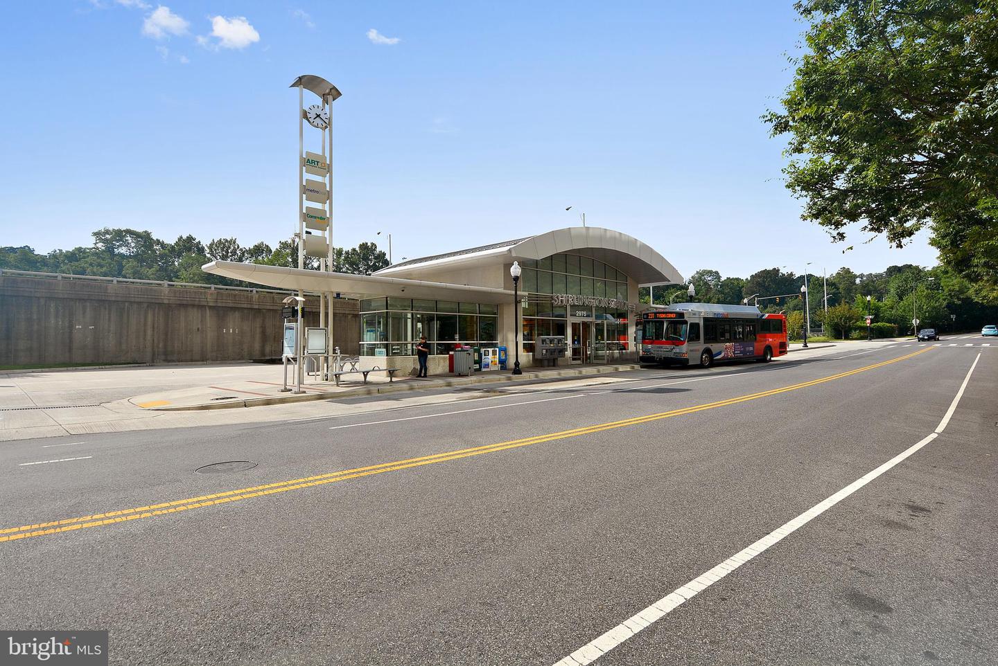 2935 S COLUMBUS ST, ARLINGTON, Virginia 22206, 3 Bedrooms Bedrooms, ,3 BathroomsBathrooms,Residential,For sale,2935 S COLUMBUS ST,VAAR2067982 MLS # VAAR2067982