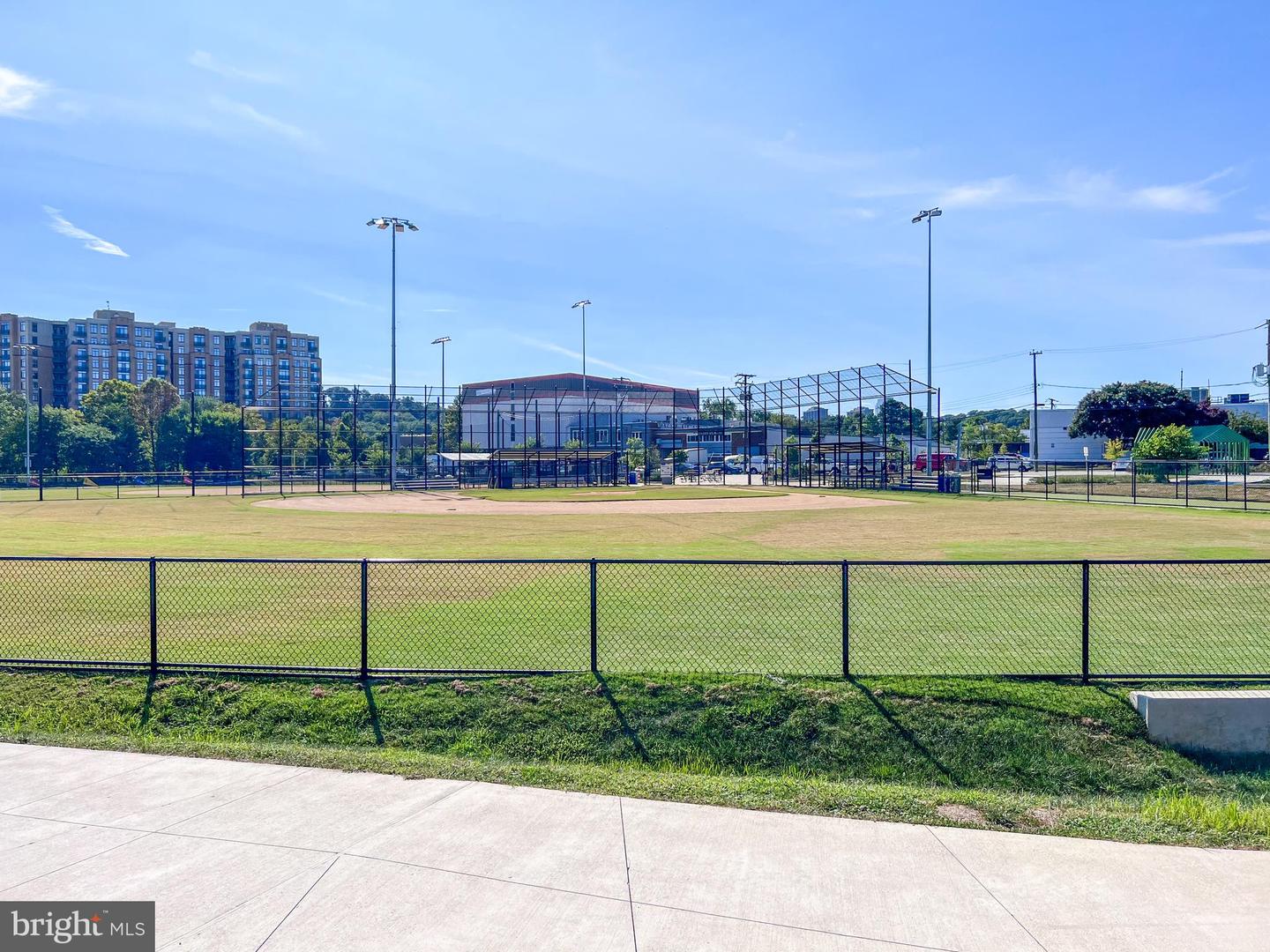 2935 S COLUMBUS ST, ARLINGTON, Virginia 22206, 3 Bedrooms Bedrooms, ,3 BathroomsBathrooms,Residential,For sale,2935 S COLUMBUS ST,VAAR2067982 MLS # VAAR2067982