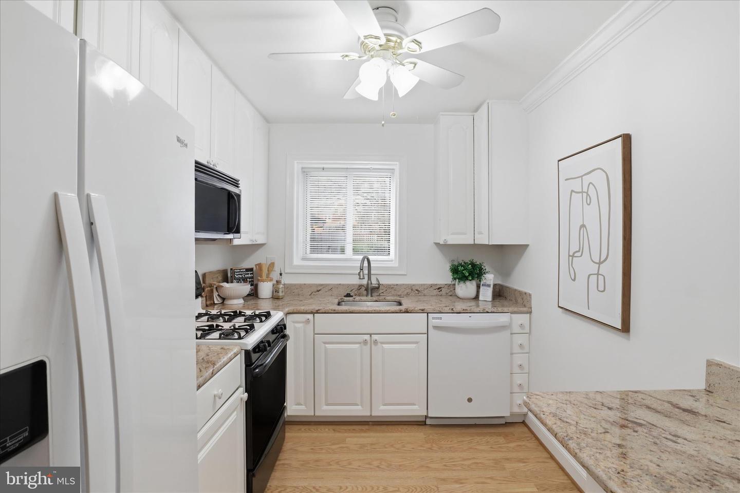 200 N MAPLE AVE #212, FALLS CHURCH, Virginia 22046, 2 Bedrooms Bedrooms, ,1 BathroomBathrooms,Residential,For sale,200 N MAPLE AVE #212,VAFA2003530 MLS # VAFA2003530