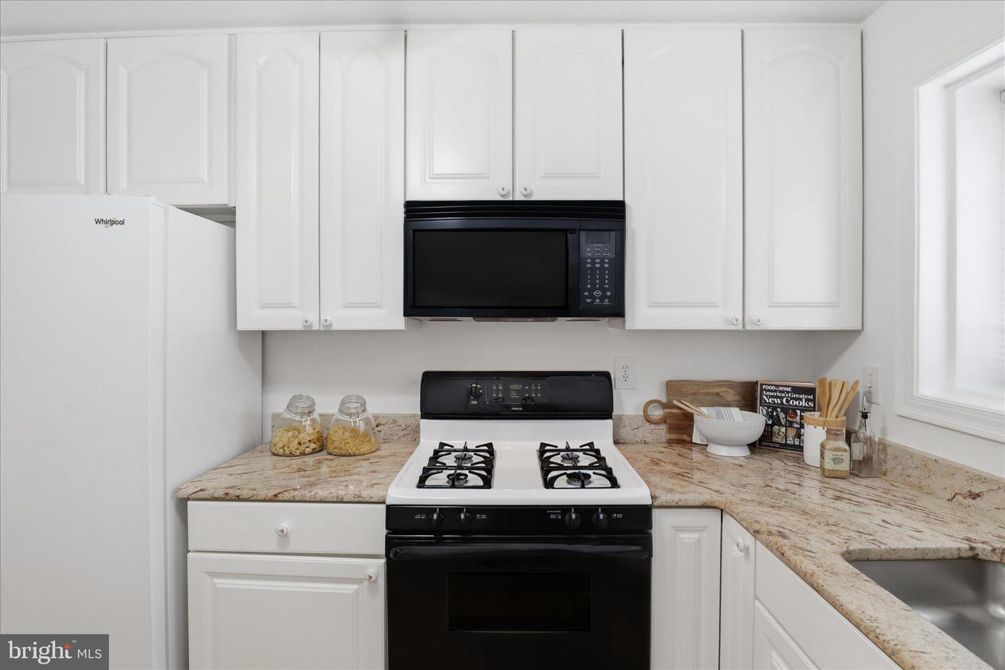 200 N MAPLE AVE #212, FALLS CHURCH, Virginia 22046, 2 Bedrooms Bedrooms, ,1 BathroomBathrooms,Residential,For sale,200 N MAPLE AVE #212,VAFA2003530 MLS # VAFA2003530