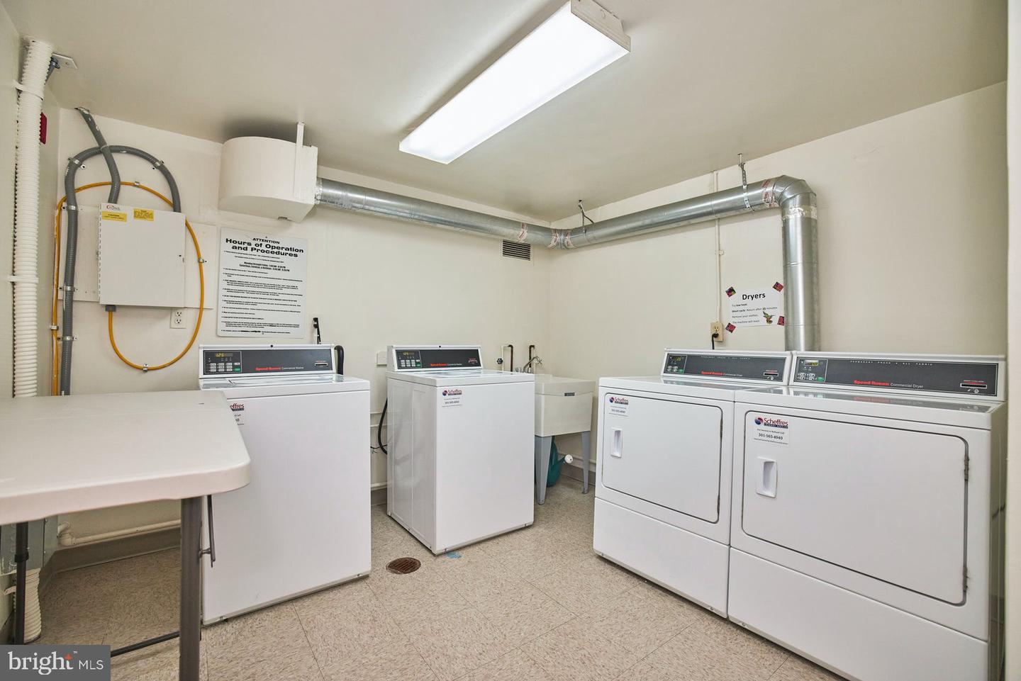 200 N MAPLE AVE #212, FALLS CHURCH, Virginia 22046, 2 Bedrooms Bedrooms, ,1 BathroomBathrooms,Residential,For sale,200 N MAPLE AVE #212,VAFA2003530 MLS # VAFA2003530