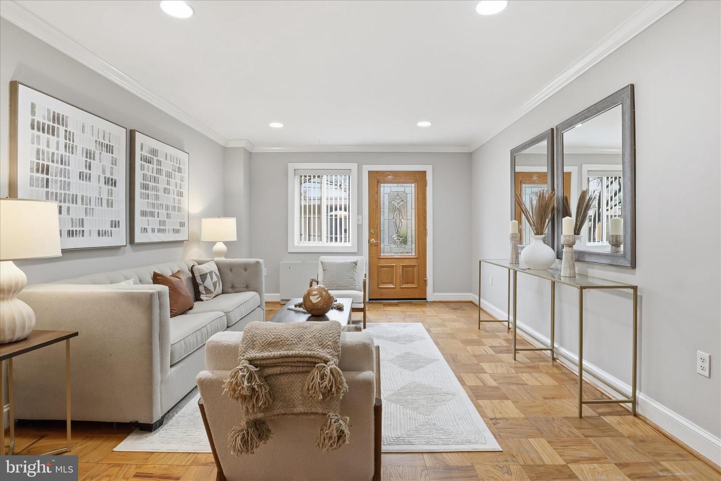 200 N MAPLE AVE #212, FALLS CHURCH, Virginia 22046, 2 Bedrooms Bedrooms, ,1 BathroomBathrooms,Residential,For sale,200 N MAPLE AVE #212,VAFA2003530 MLS # VAFA2003530