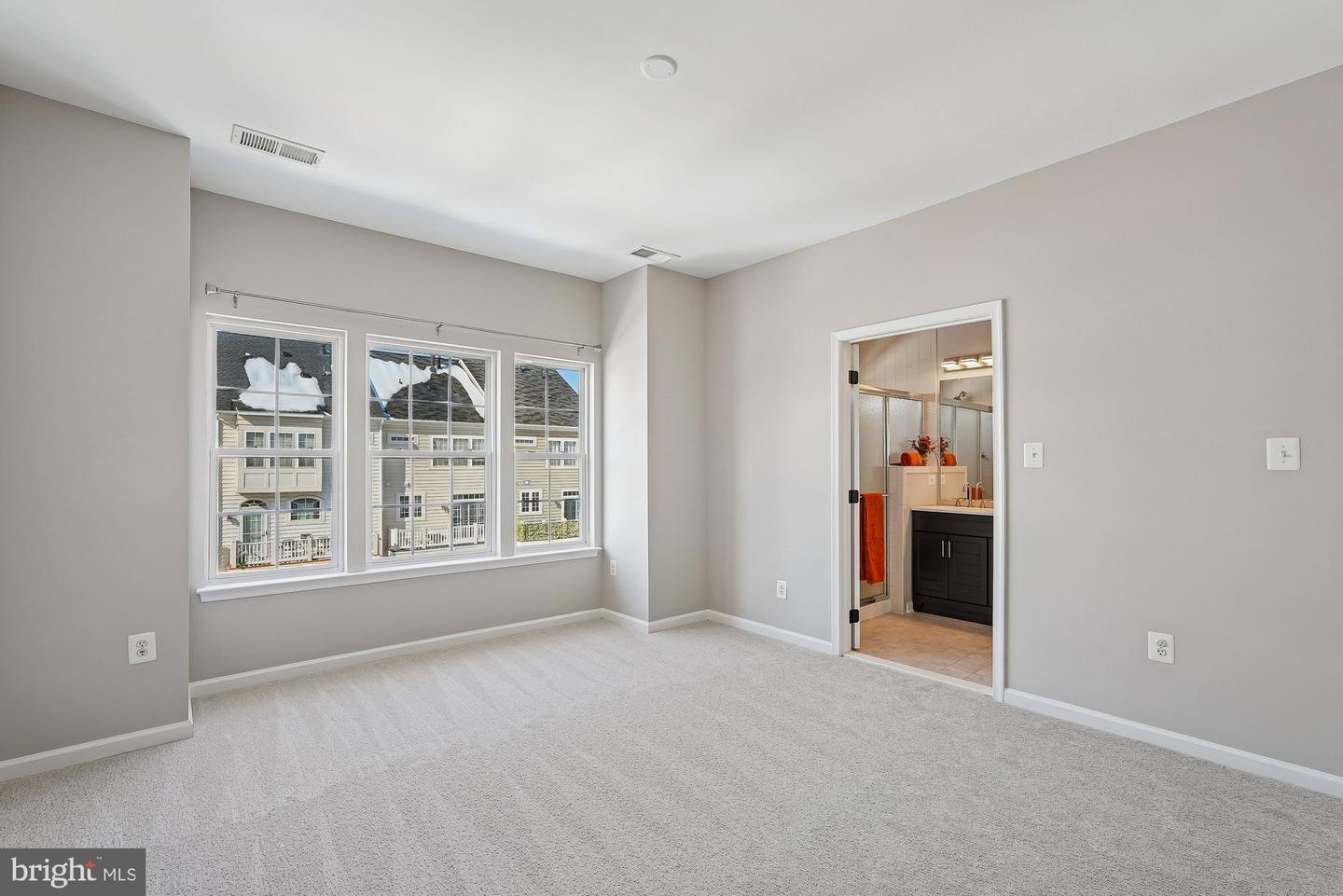 22982 FOX FIRE TER, BRAMBLETON, Virginia 20148, 3 Bedrooms Bedrooms, ,2 BathroomsBathrooms,Residential,For sale,22982 FOX FIRE TER,VALO2114402 MLS # VALO2114402