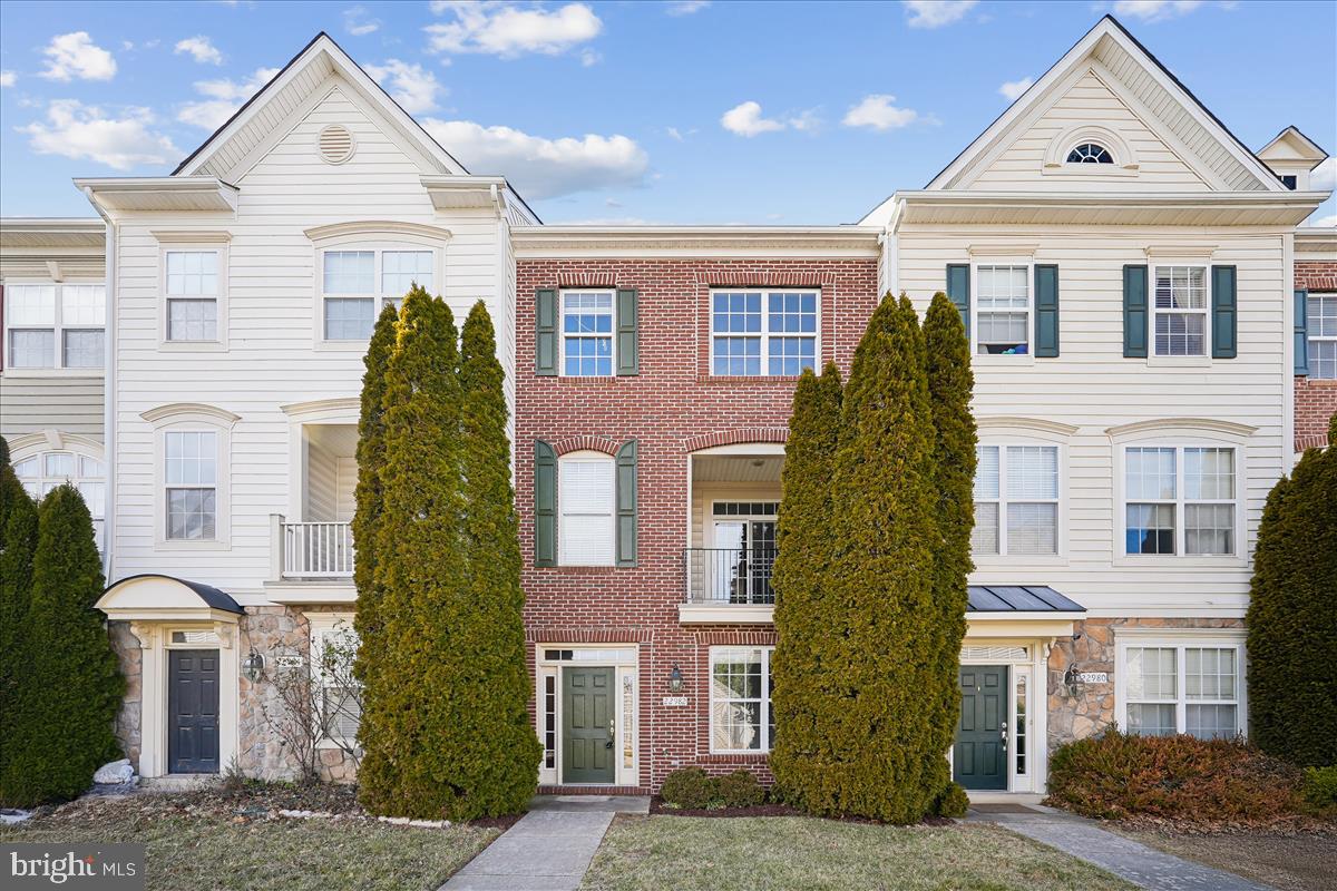 22982 FOX FIRE TER, BRAMBLETON, Virginia 20148, 3 Bedrooms Bedrooms, ,2 BathroomsBathrooms,Residential,For sale,22982 FOX FIRE TER,VALO2114402 MLS # VALO2114402