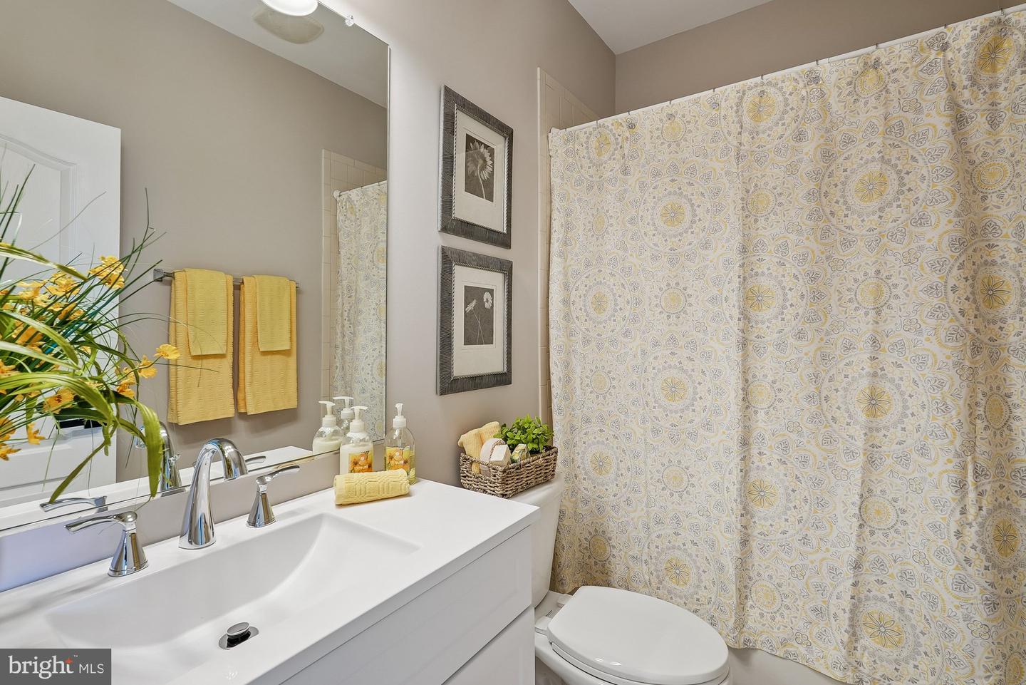 22982 FOX FIRE TER, BRAMBLETON, Virginia 20148, 3 Bedrooms Bedrooms, ,2 BathroomsBathrooms,Residential,For sale,22982 FOX FIRE TER,VALO2114402 MLS # VALO2114402