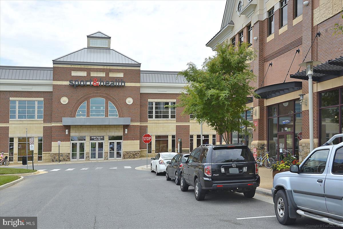 22982 FOX FIRE TER, BRAMBLETON, Virginia 20148, 3 Bedrooms Bedrooms, ,2 BathroomsBathrooms,Residential,For sale,22982 FOX FIRE TER,VALO2114402 MLS # VALO2114402