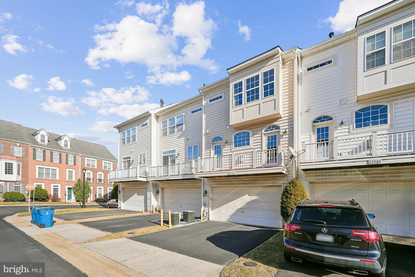 22982 FOX FIRE TER, BRAMBLETON, Virginia 20148, 3 Bedrooms Bedrooms, ,2 BathroomsBathrooms,Residential,For sale,22982 FOX FIRE TER,VALO2114402 MLS # VALO2114402