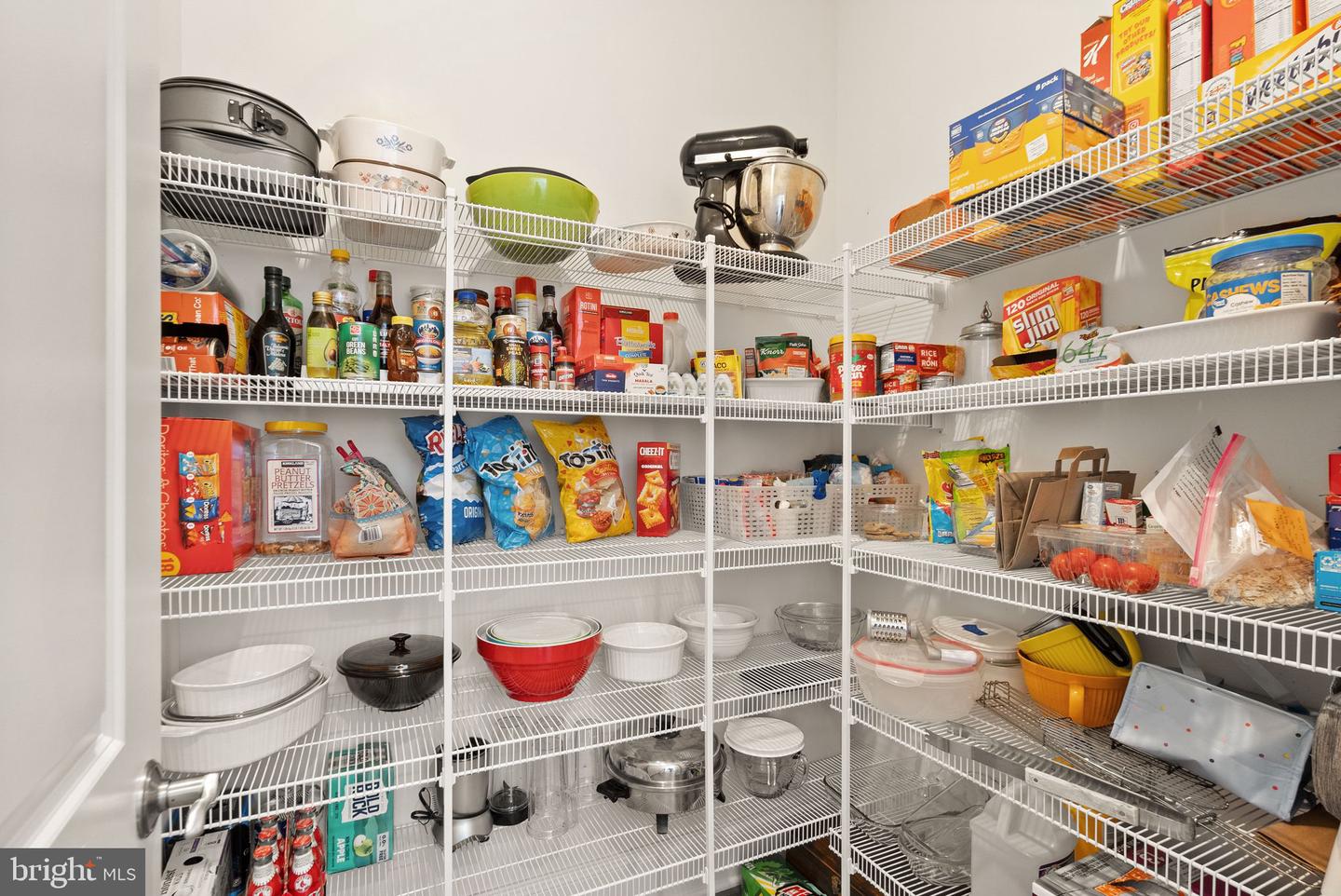 40779 YARROW GROVE PL, ALDIE, Virginia 20105, 5 Bedrooms Bedrooms, ,4 BathroomsBathrooms,Residential,For sale,40779 YARROW GROVE PL,VALO2114404 MLS # VALO2114404