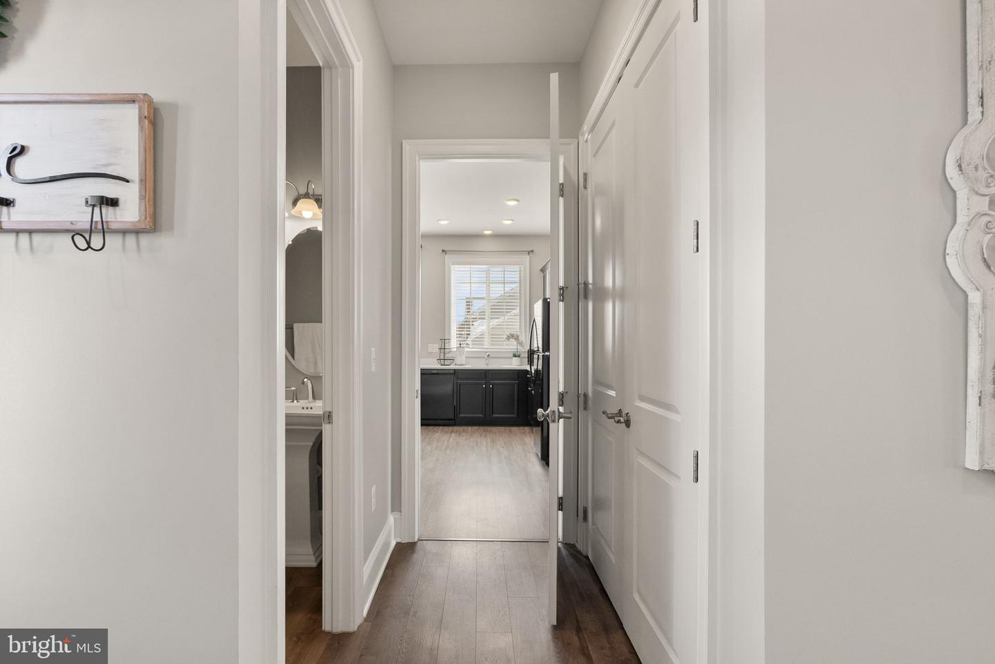 40779 YARROW GROVE PL, ALDIE, Virginia 20105, 5 Bedrooms Bedrooms, ,4 BathroomsBathrooms,Residential,For sale,40779 YARROW GROVE PL,VALO2114404 MLS # VALO2114404