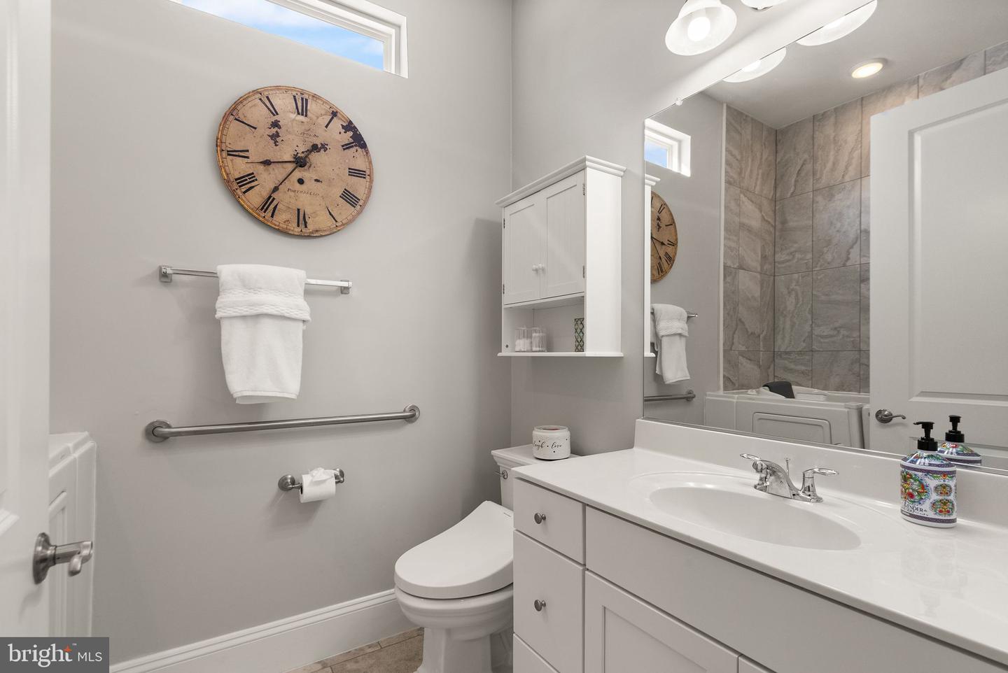 40779 YARROW GROVE PL, ALDIE, Virginia 20105, 5 Bedrooms Bedrooms, ,4 BathroomsBathrooms,Residential,For sale,40779 YARROW GROVE PL,VALO2114404 MLS # VALO2114404