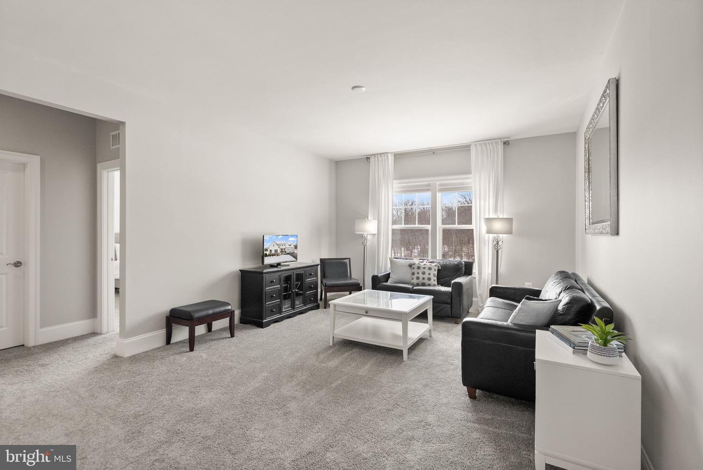 40779 YARROW GROVE PL, ALDIE, Virginia 20105, 5 Bedrooms Bedrooms, ,4 BathroomsBathrooms,Residential,For sale,40779 YARROW GROVE PL,VALO2114404 MLS # VALO2114404