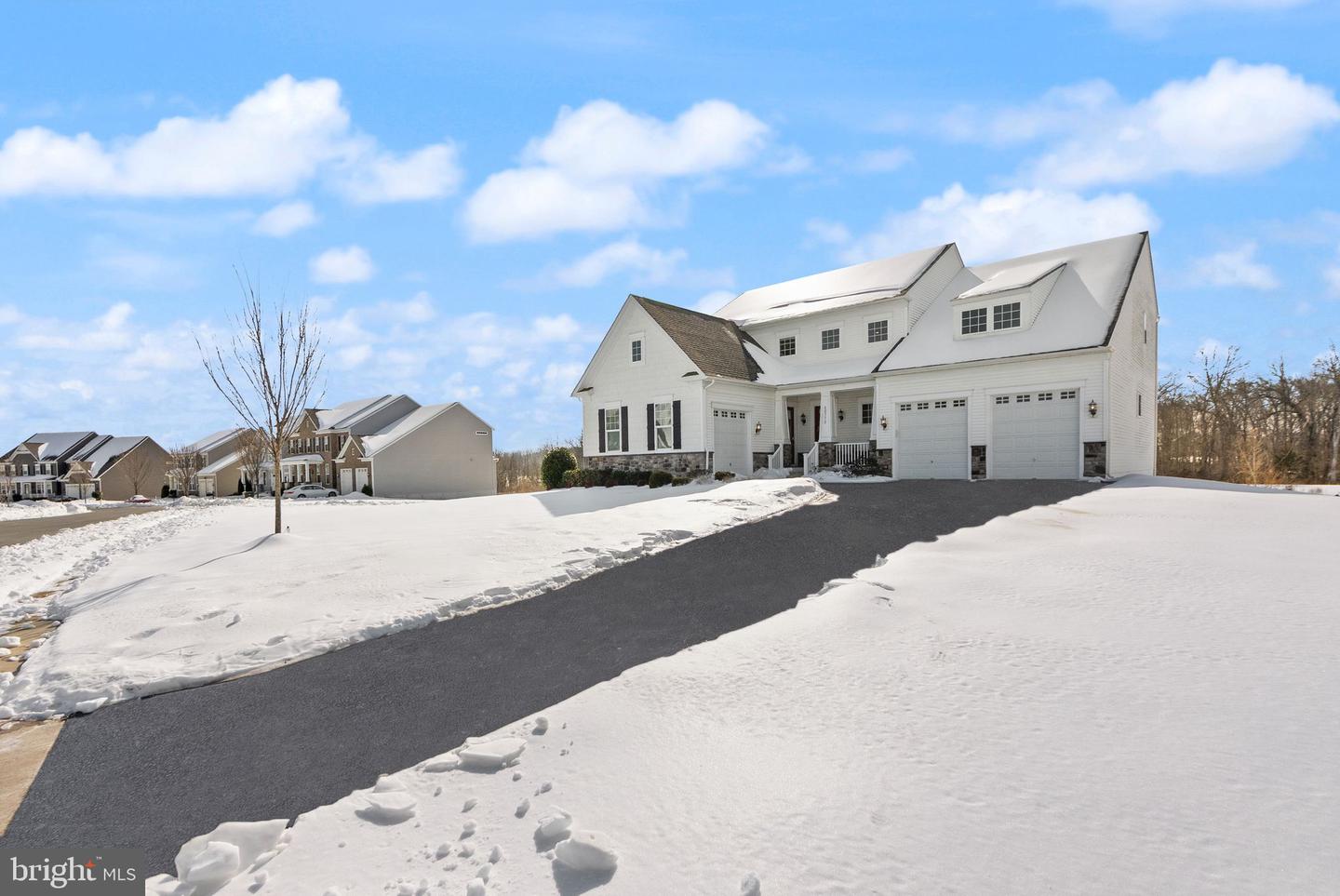 40779 YARROW GROVE PL, ALDIE, Virginia 20105, 5 Bedrooms Bedrooms, ,4 BathroomsBathrooms,Residential,For sale,40779 YARROW GROVE PL,VALO2114404 MLS # VALO2114404