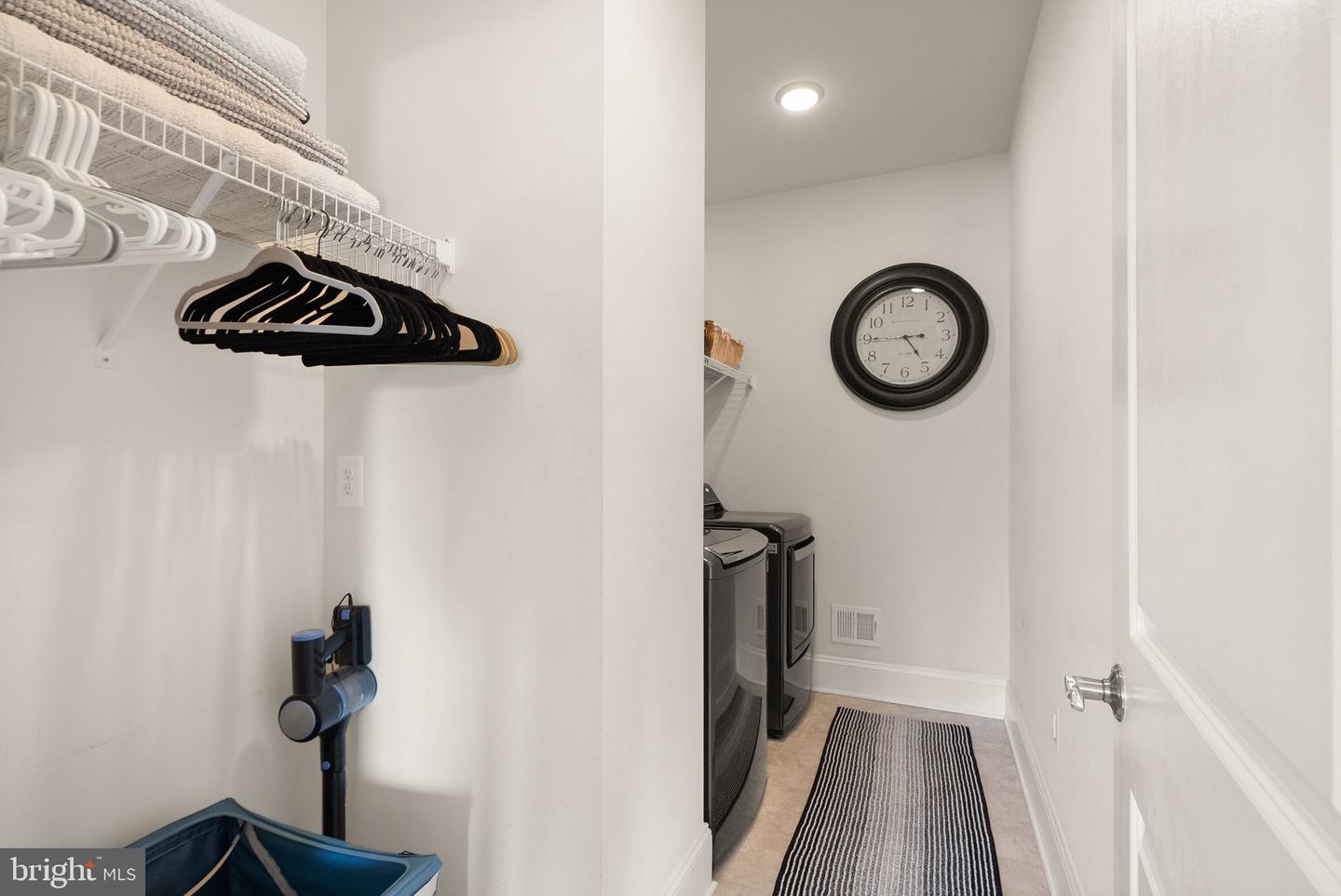 40779 YARROW GROVE PL, ALDIE, Virginia 20105, 5 Bedrooms Bedrooms, ,4 BathroomsBathrooms,Residential,For sale,40779 YARROW GROVE PL,VALO2114404 MLS # VALO2114404