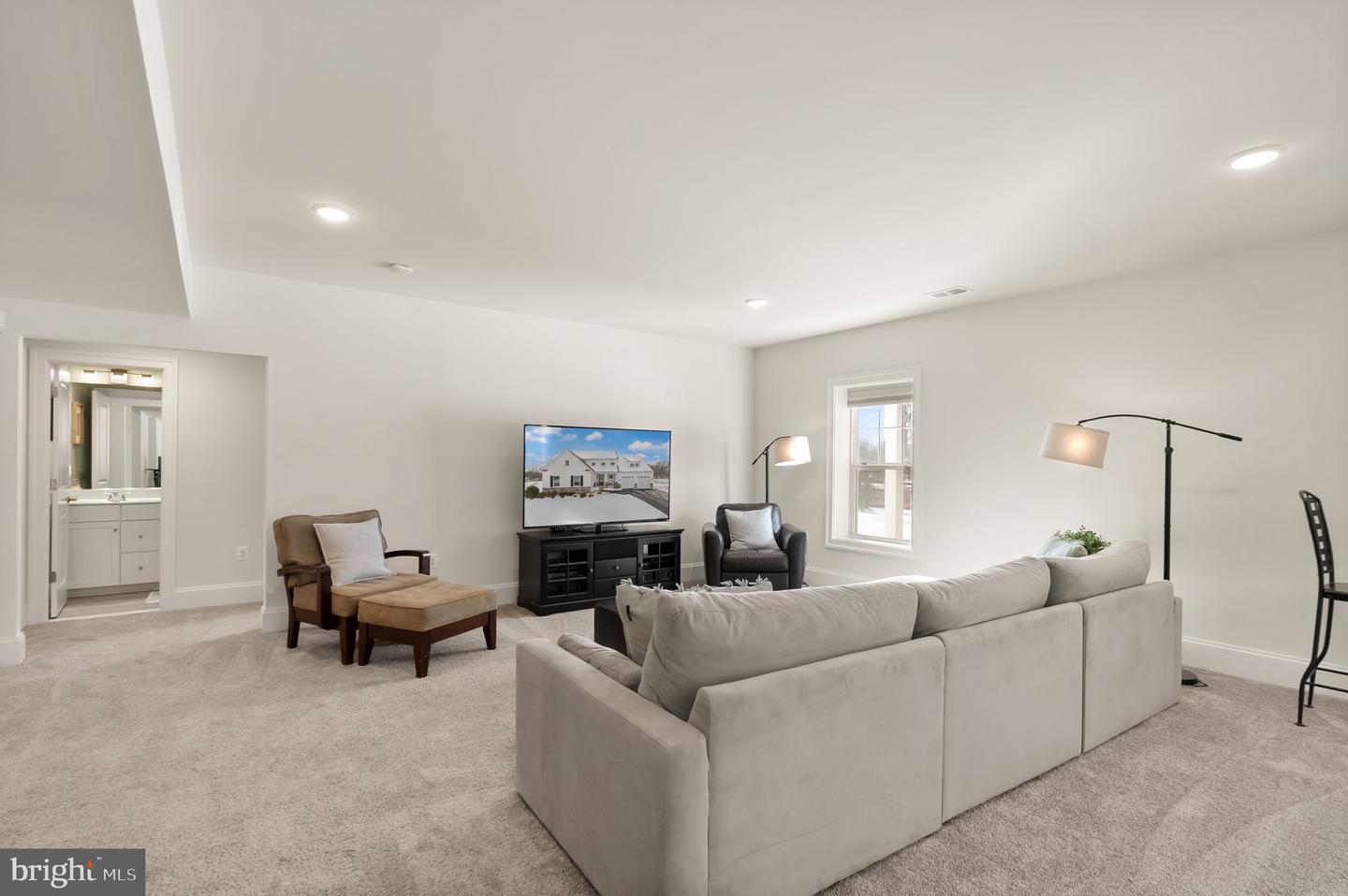 40779 YARROW GROVE PL, ALDIE, Virginia 20105, 5 Bedrooms Bedrooms, ,4 BathroomsBathrooms,Residential,For sale,40779 YARROW GROVE PL,VALO2114404 MLS # VALO2114404