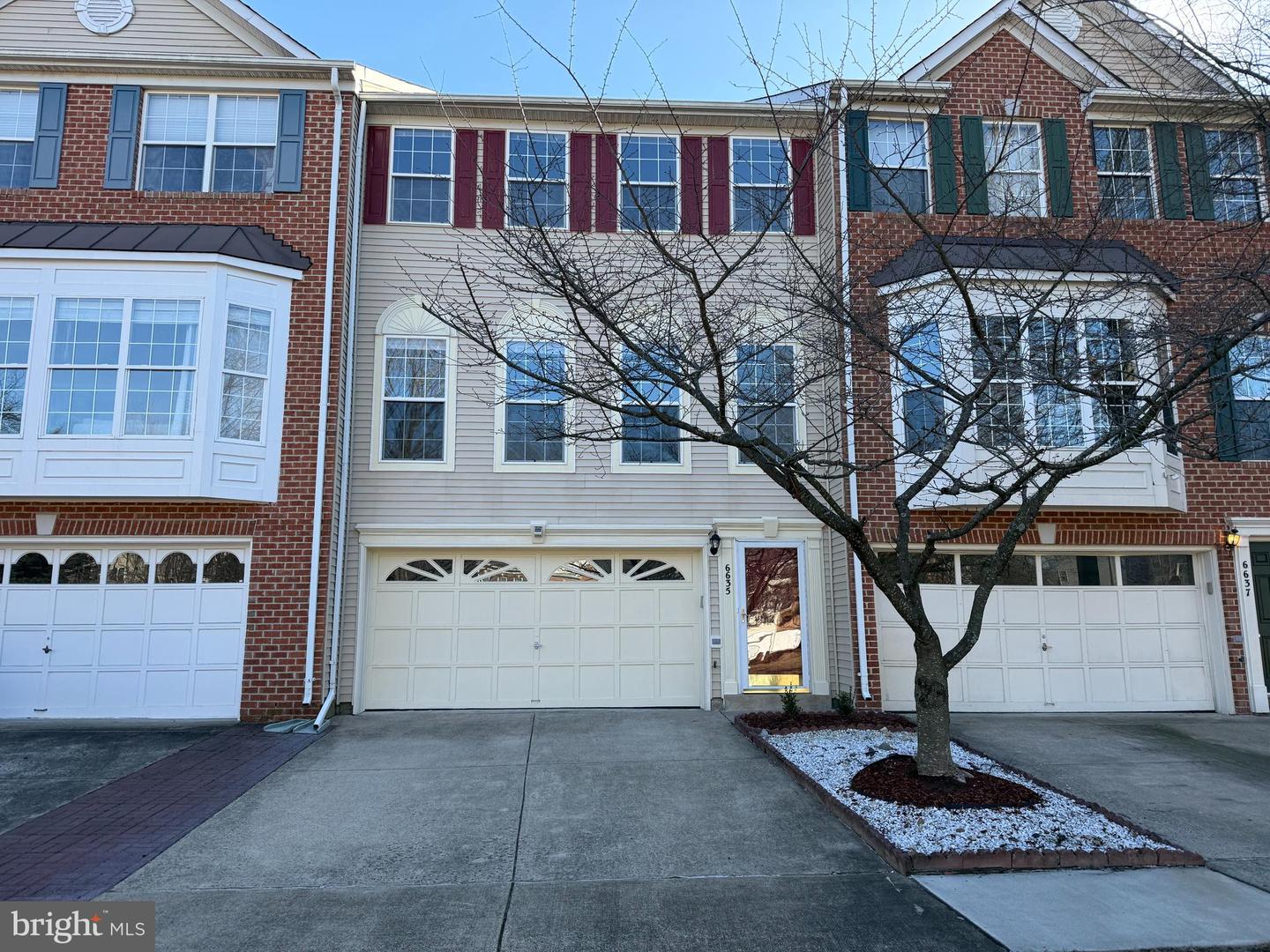 6635 CREEK POINT WAY, ALEXANDRIA, Virginia 22315, 3 Bedrooms Bedrooms, ,3 BathroomsBathrooms,Residential,For sale,6635 CREEK POINT WAY,VAFX2287026 MLS # VAFX2287026
