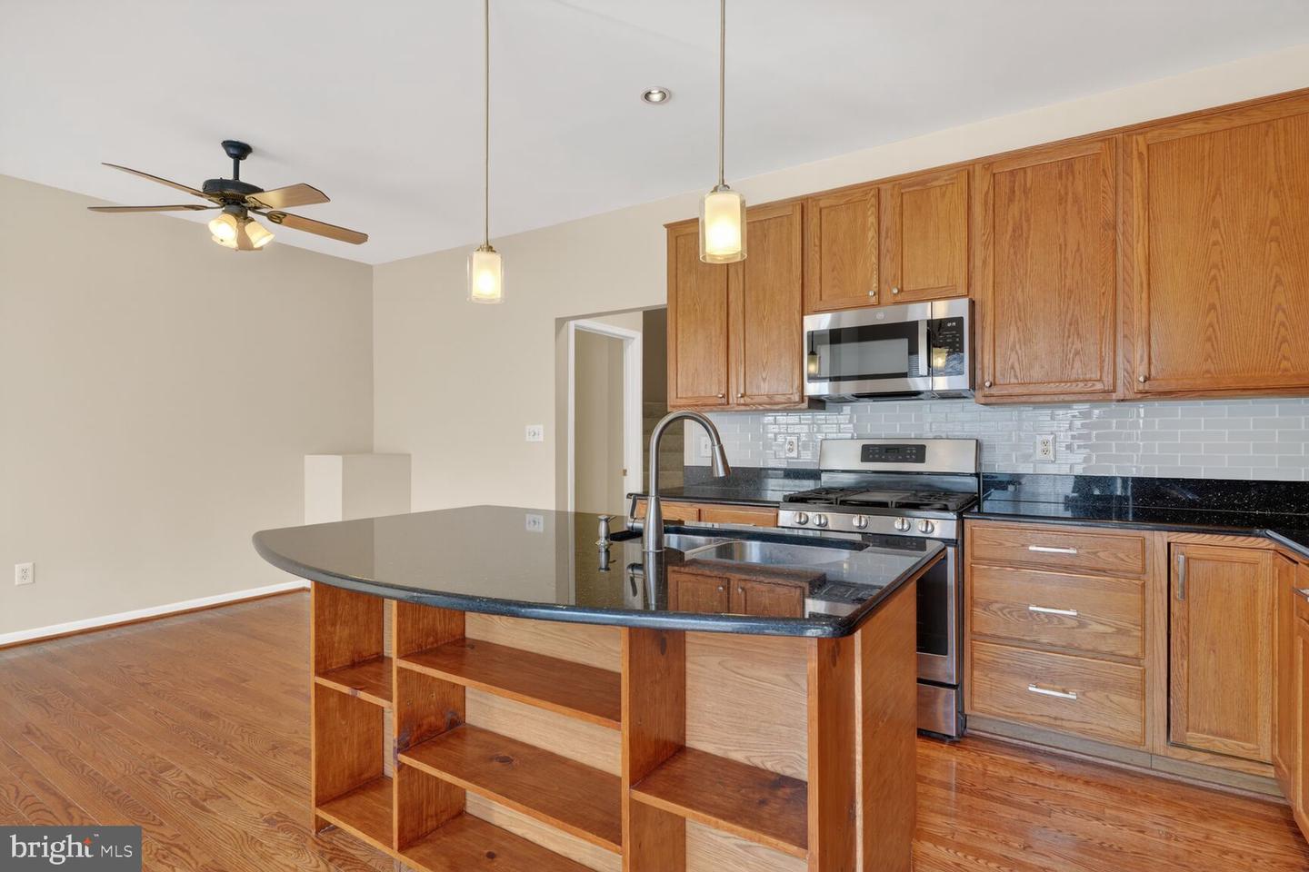 6635 CREEK POINT WAY, ALEXANDRIA, Virginia 22315, 3 Bedrooms Bedrooms, ,3 BathroomsBathrooms,Residential,For sale,6635 CREEK POINT WAY,VAFX2287026 MLS # VAFX2287026