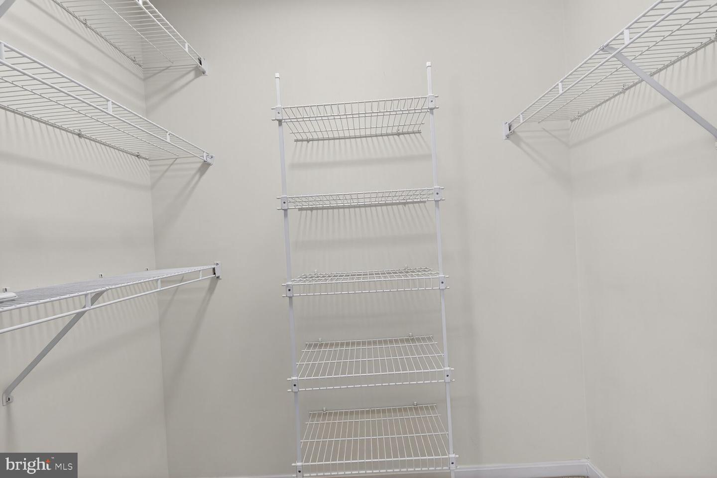 6635 CREEK POINT WAY, ALEXANDRIA, Virginia 22315, 3 Bedrooms Bedrooms, ,3 BathroomsBathrooms,Residential,For sale,6635 CREEK POINT WAY,VAFX2287026 MLS # VAFX2287026