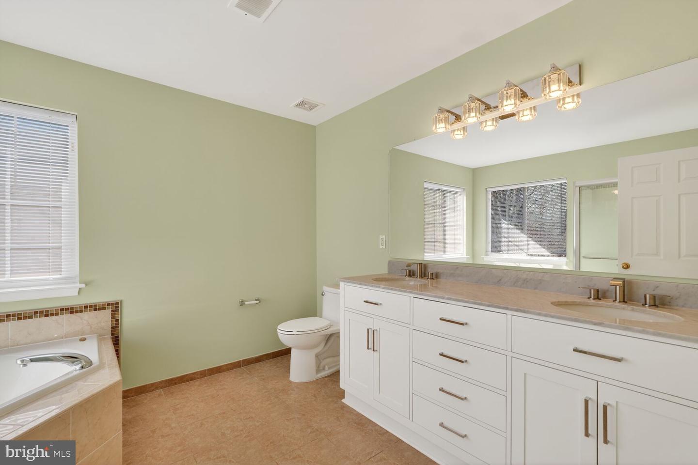 6635 CREEK POINT WAY, ALEXANDRIA, Virginia 22315, 3 Bedrooms Bedrooms, ,3 BathroomsBathrooms,Residential,For sale,6635 CREEK POINT WAY,VAFX2287026 MLS # VAFX2287026