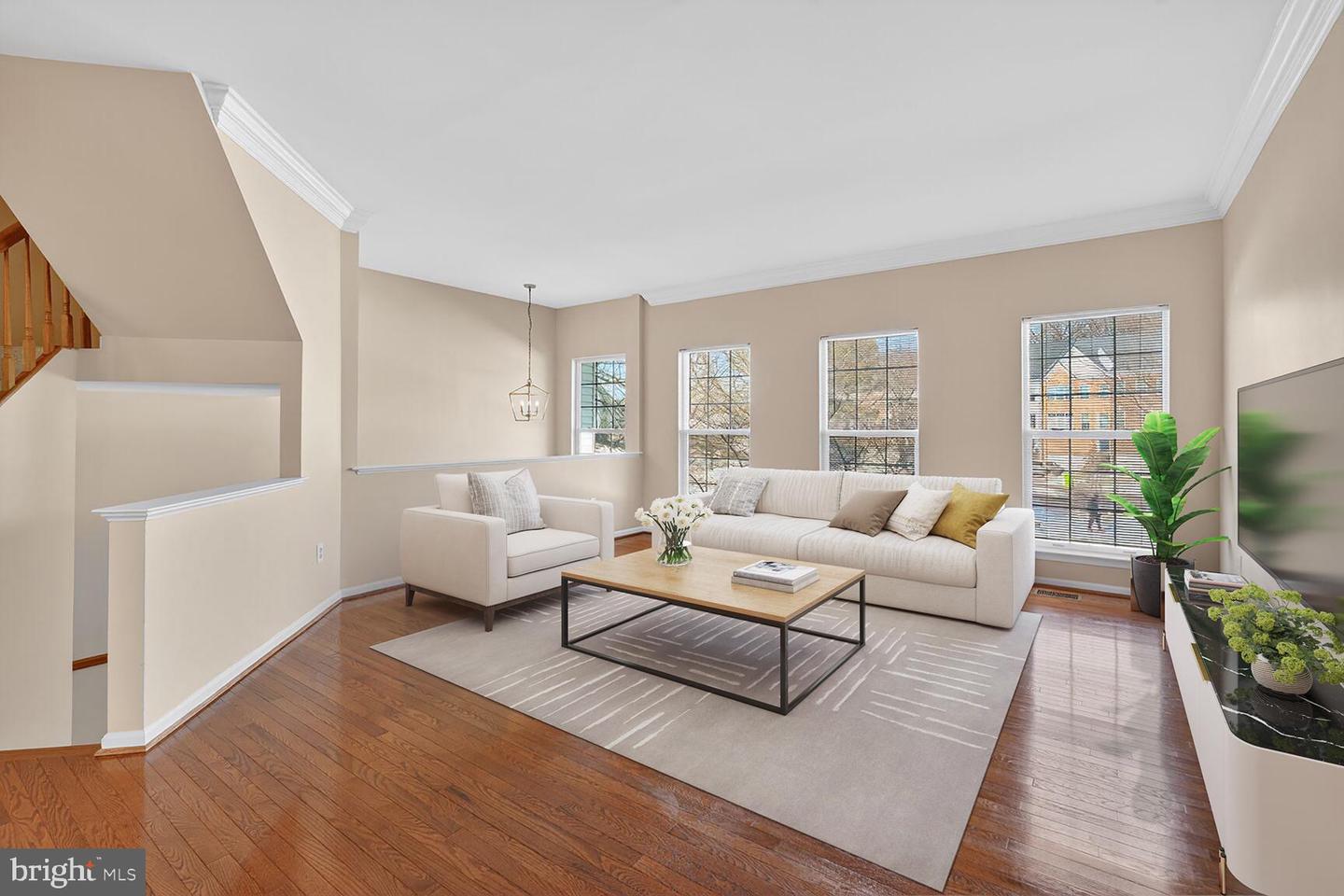 6635 CREEK POINT WAY, ALEXANDRIA, Virginia 22315, 3 Bedrooms Bedrooms, ,3 BathroomsBathrooms,Residential,For sale,6635 CREEK POINT WAY,VAFX2287026 MLS # VAFX2287026