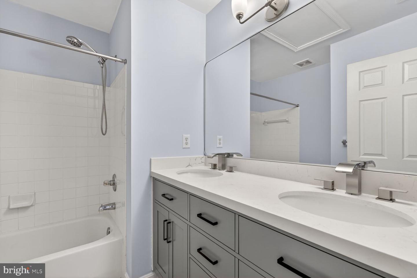 6635 CREEK POINT WAY, ALEXANDRIA, Virginia 22315, 3 Bedrooms Bedrooms, ,3 BathroomsBathrooms,Residential,For sale,6635 CREEK POINT WAY,VAFX2287026 MLS # VAFX2287026