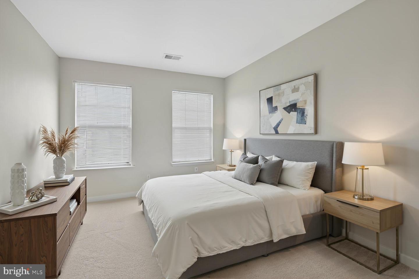 6635 CREEK POINT WAY, ALEXANDRIA, Virginia 22315, 3 Bedrooms Bedrooms, ,3 BathroomsBathrooms,Residential,For sale,6635 CREEK POINT WAY,VAFX2287026 MLS # VAFX2287026