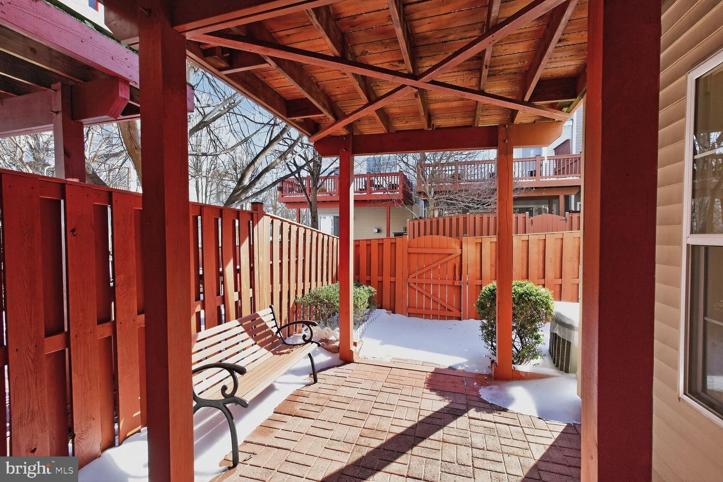 6635 CREEK POINT WAY, ALEXANDRIA, Virginia 22315, 3 Bedrooms Bedrooms, ,3 BathroomsBathrooms,Residential,For sale,6635 CREEK POINT WAY,VAFX2287026 MLS # VAFX2287026