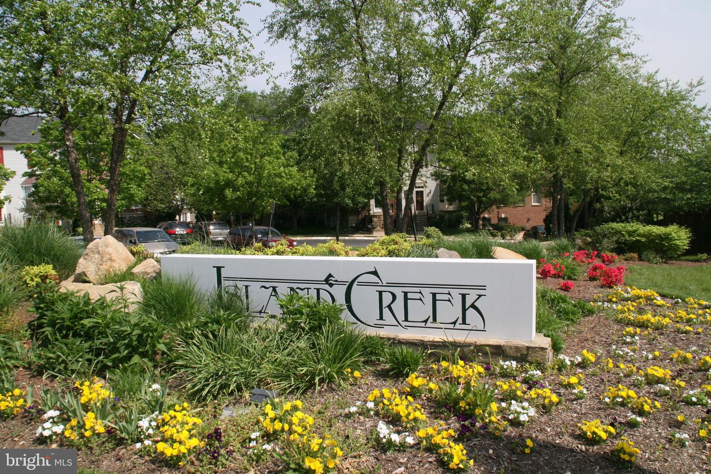6635 CREEK POINT WAY, ALEXANDRIA, Virginia 22315, 3 Bedrooms Bedrooms, ,3 BathroomsBathrooms,Residential,For sale,6635 CREEK POINT WAY,VAFX2287026 MLS # VAFX2287026
