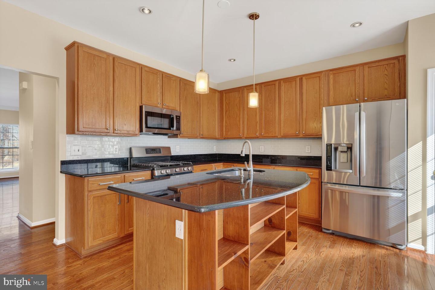 6635 CREEK POINT WAY, ALEXANDRIA, Virginia 22315, 3 Bedrooms Bedrooms, ,3 BathroomsBathrooms,Residential,For sale,6635 CREEK POINT WAY,VAFX2287026 MLS # VAFX2287026