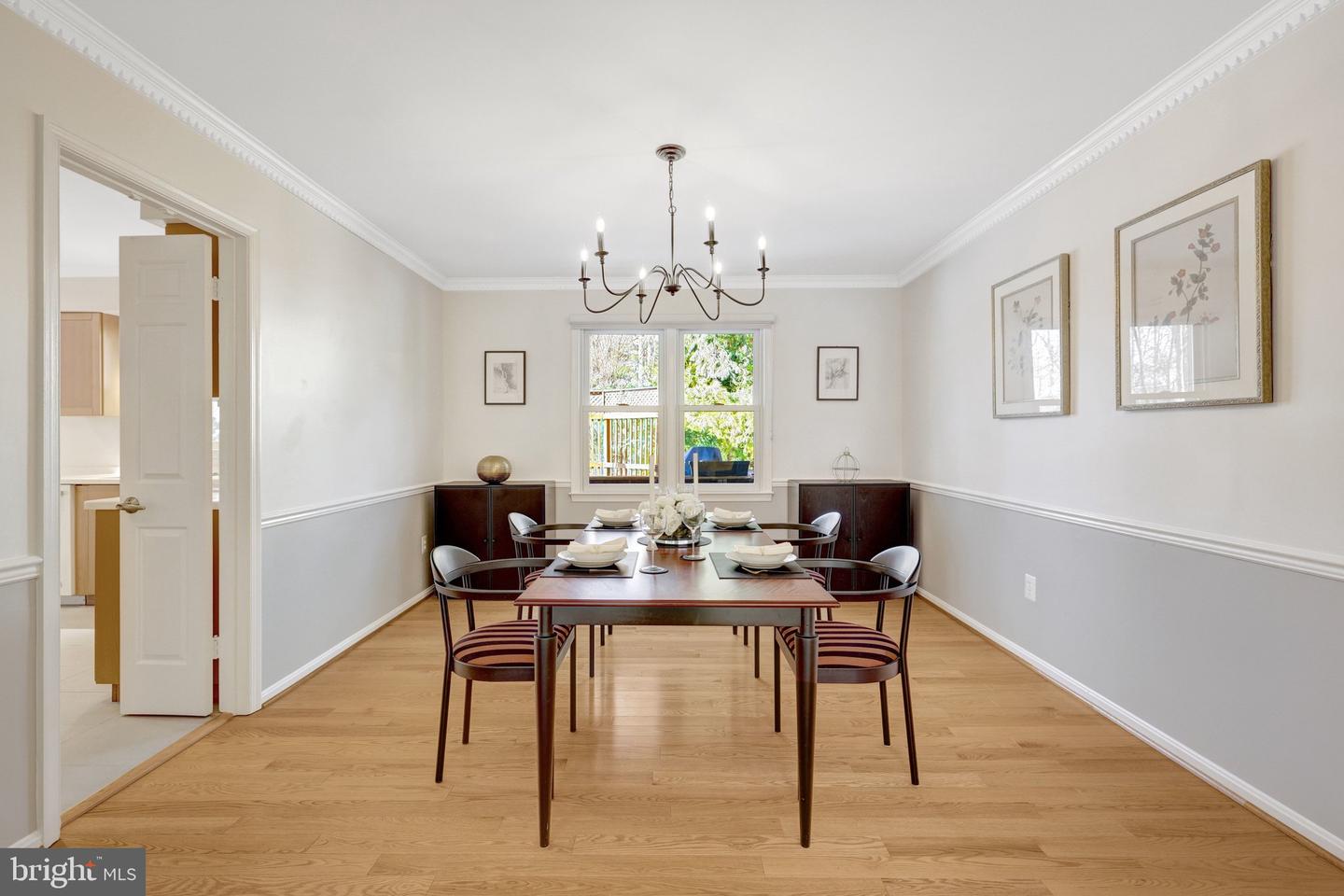 12111 HOLLY KNOLL CIR, GREAT FALLS, Virginia 22066, 4 Bedrooms Bedrooms, ,3 BathroomsBathrooms,Residential,For sale,12111 HOLLY KNOLL CIR,VAFX2287090 MLS # VAFX2287090