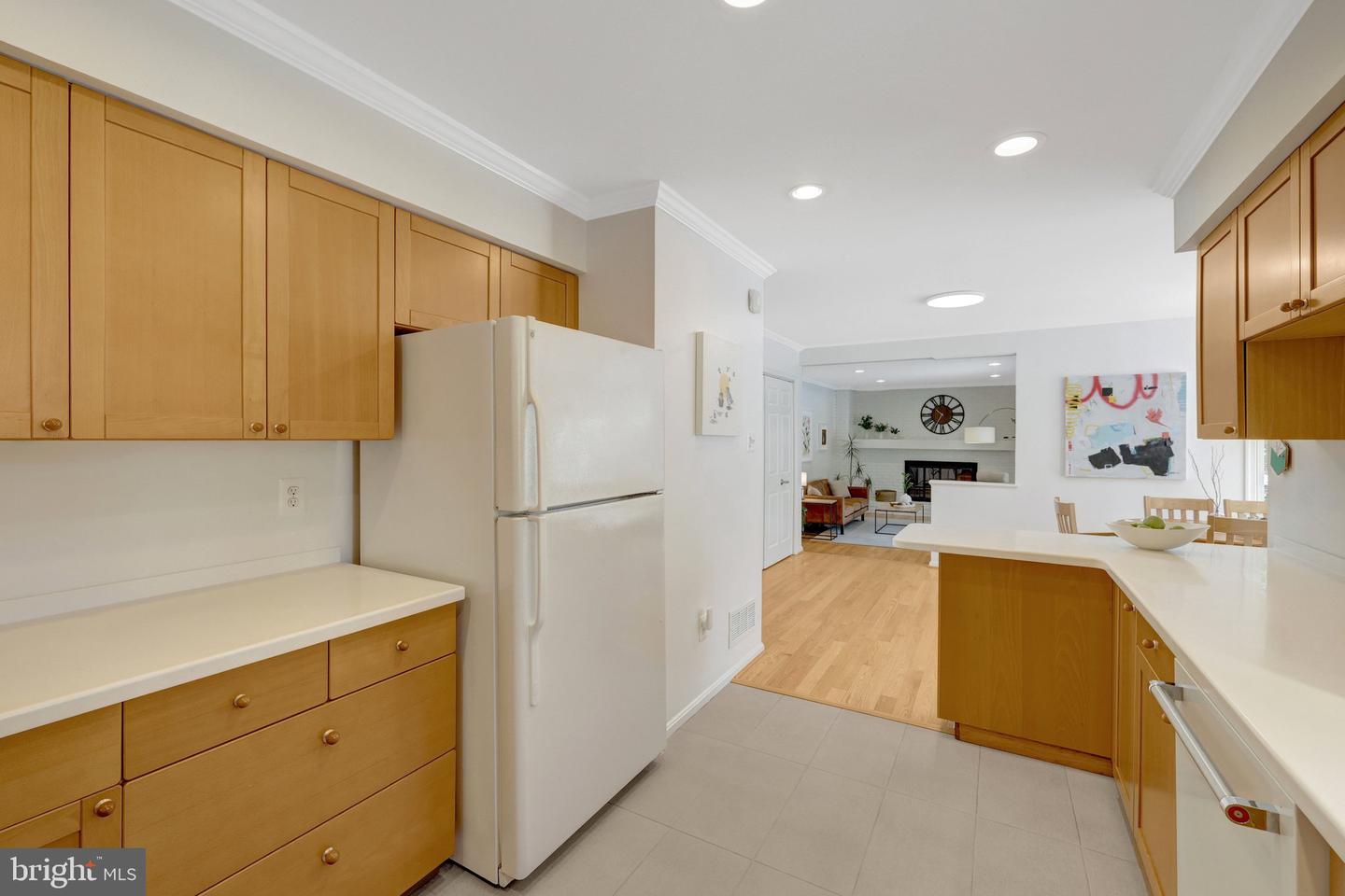 12111 HOLLY KNOLL CIR, GREAT FALLS, Virginia 22066, 4 Bedrooms Bedrooms, ,3 BathroomsBathrooms,Residential,For sale,12111 HOLLY KNOLL CIR,VAFX2287090 MLS # VAFX2287090