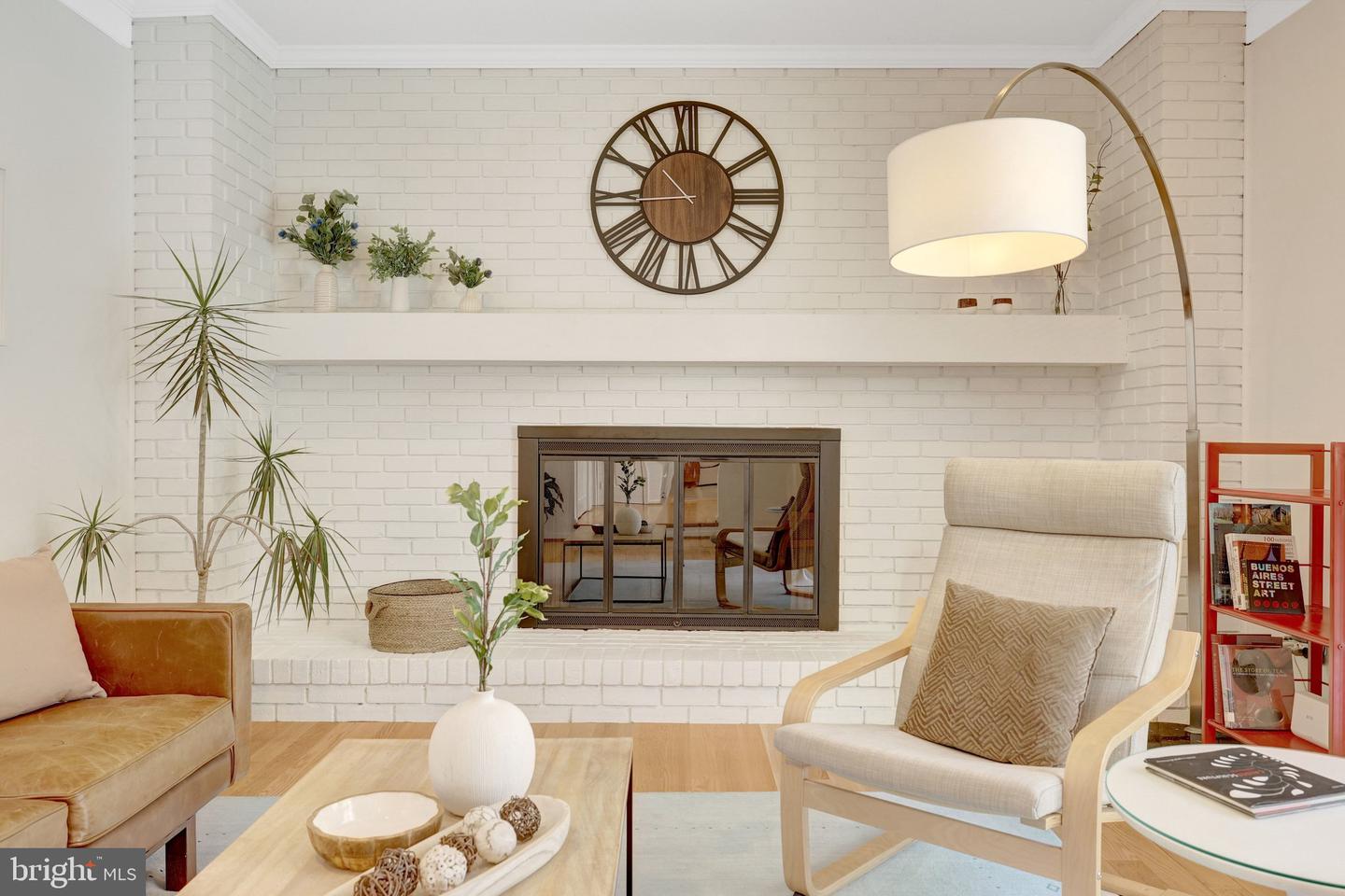 12111 HOLLY KNOLL CIR, GREAT FALLS, Virginia 22066, 4 Bedrooms Bedrooms, ,3 BathroomsBathrooms,Residential,For sale,12111 HOLLY KNOLL CIR,VAFX2287090 MLS # VAFX2287090