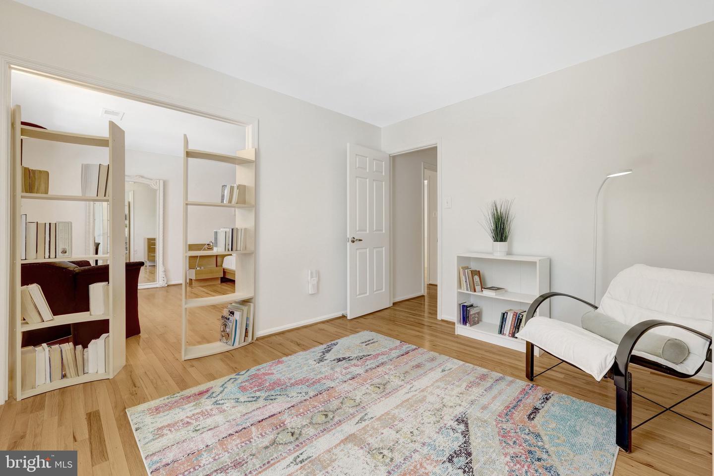 12111 HOLLY KNOLL CIR, GREAT FALLS, Virginia 22066, 4 Bedrooms Bedrooms, ,3 BathroomsBathrooms,Residential,For sale,12111 HOLLY KNOLL CIR,VAFX2287090 MLS # VAFX2287090