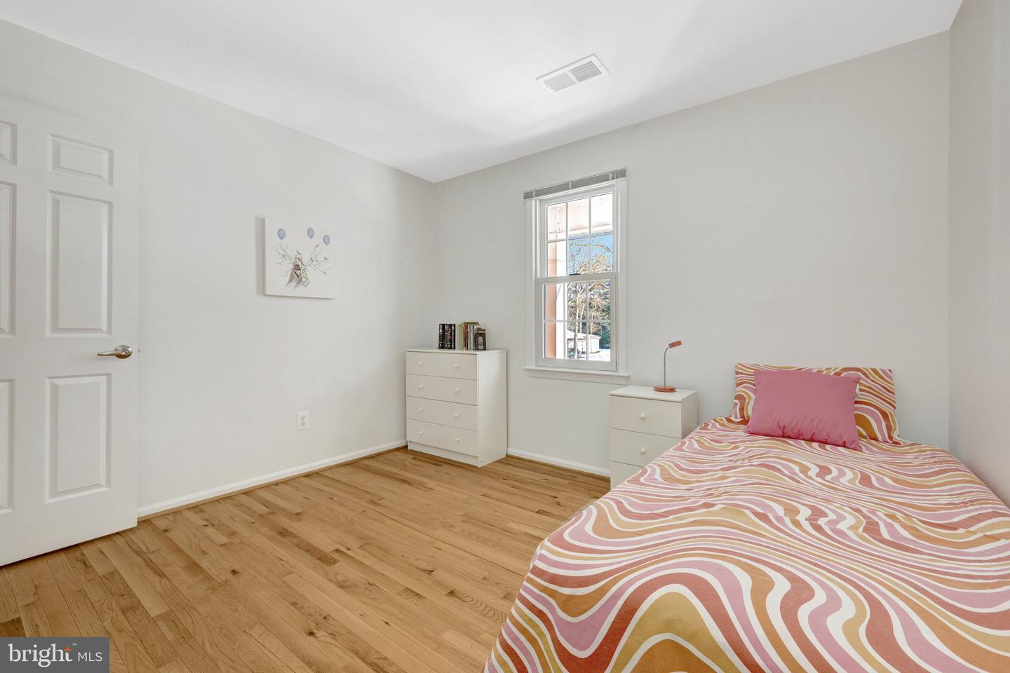 12111 HOLLY KNOLL CIR, GREAT FALLS, Virginia 22066, 4 Bedrooms Bedrooms, ,3 BathroomsBathrooms,Residential,For sale,12111 HOLLY KNOLL CIR,VAFX2287090 MLS # VAFX2287090