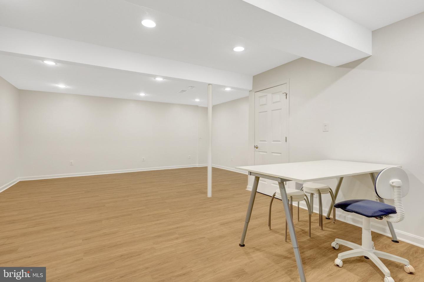 12111 HOLLY KNOLL CIR, GREAT FALLS, Virginia 22066, 4 Bedrooms Bedrooms, ,3 BathroomsBathrooms,Residential,For sale,12111 HOLLY KNOLL CIR,VAFX2287090 MLS # VAFX2287090