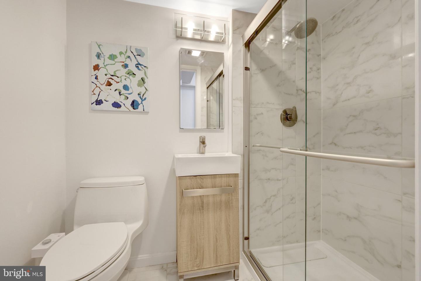 12111 HOLLY KNOLL CIR, GREAT FALLS, Virginia 22066, 4 Bedrooms Bedrooms, ,3 BathroomsBathrooms,Residential,For sale,12111 HOLLY KNOLL CIR,VAFX2287090 MLS # VAFX2287090