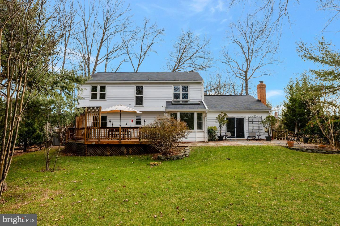 12111 HOLLY KNOLL CIR, GREAT FALLS, Virginia 22066, 4 Bedrooms Bedrooms, ,3 BathroomsBathrooms,Residential,For sale,12111 HOLLY KNOLL CIR,VAFX2287090 MLS # VAFX2287090