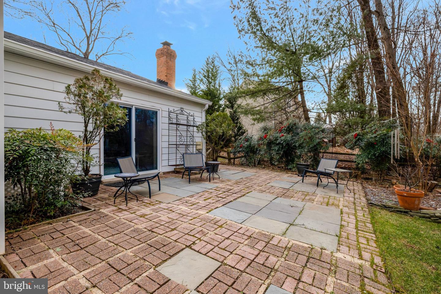 12111 HOLLY KNOLL CIR, GREAT FALLS, Virginia 22066, 4 Bedrooms Bedrooms, ,3 BathroomsBathrooms,Residential,For sale,12111 HOLLY KNOLL CIR,VAFX2287090 MLS # VAFX2287090