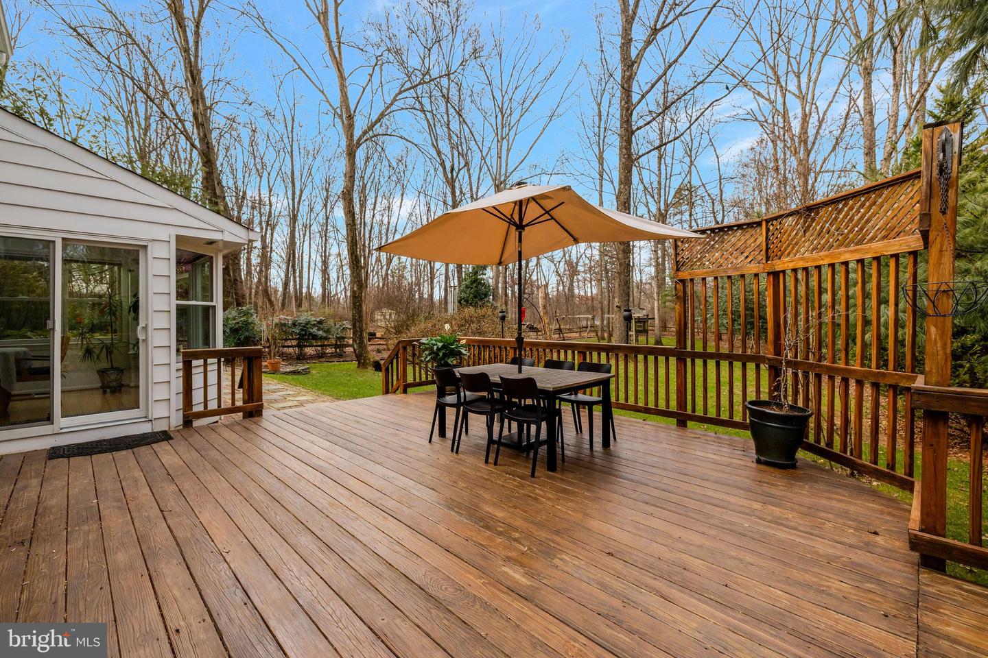 12111 HOLLY KNOLL CIR, GREAT FALLS, Virginia 22066, 4 Bedrooms Bedrooms, ,3 BathroomsBathrooms,Residential,For sale,12111 HOLLY KNOLL CIR,VAFX2287090 MLS # VAFX2287090