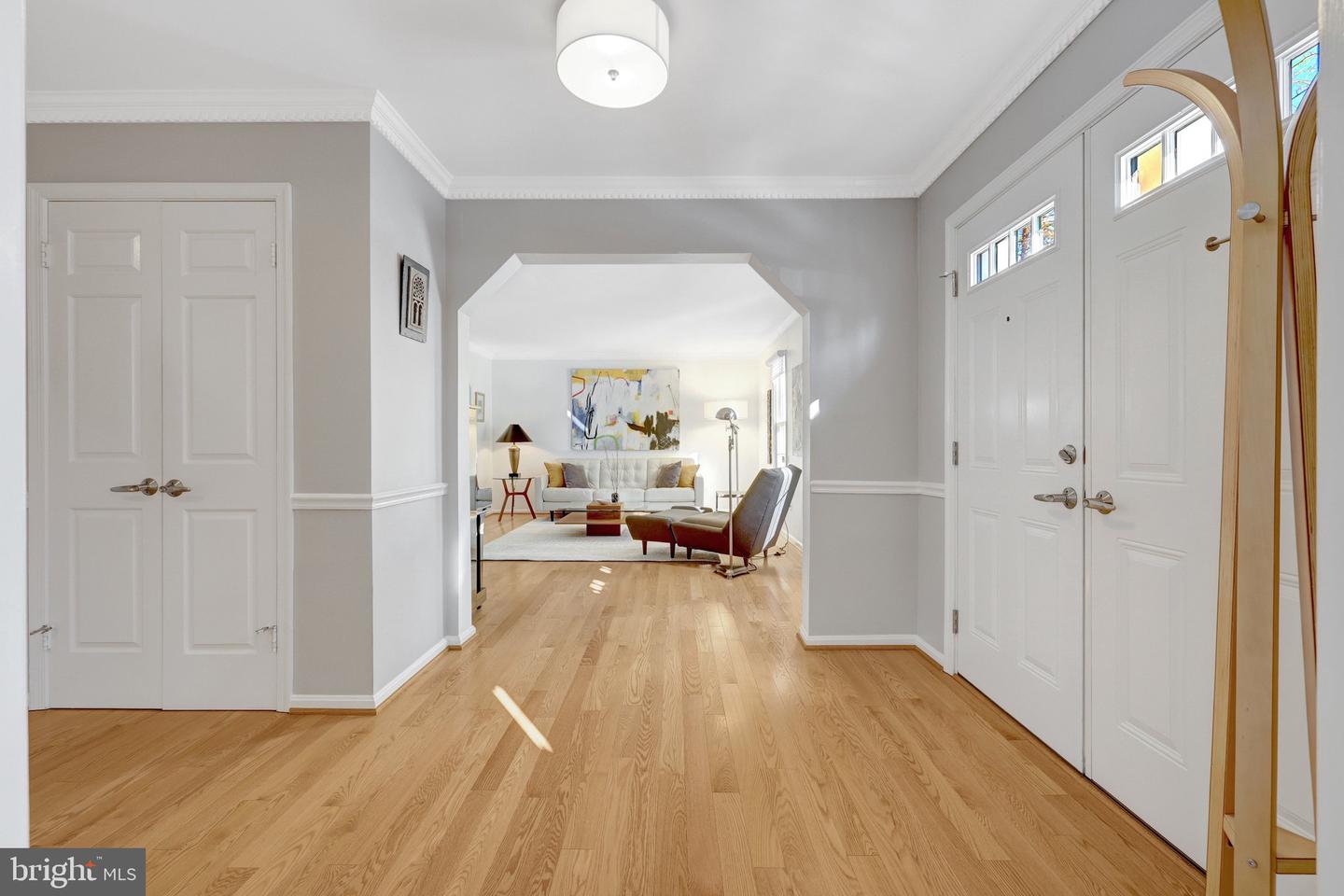 12111 HOLLY KNOLL CIR, GREAT FALLS, Virginia 22066, 4 Bedrooms Bedrooms, ,3 BathroomsBathrooms,Residential,For sale,12111 HOLLY KNOLL CIR,VAFX2287090 MLS # VAFX2287090